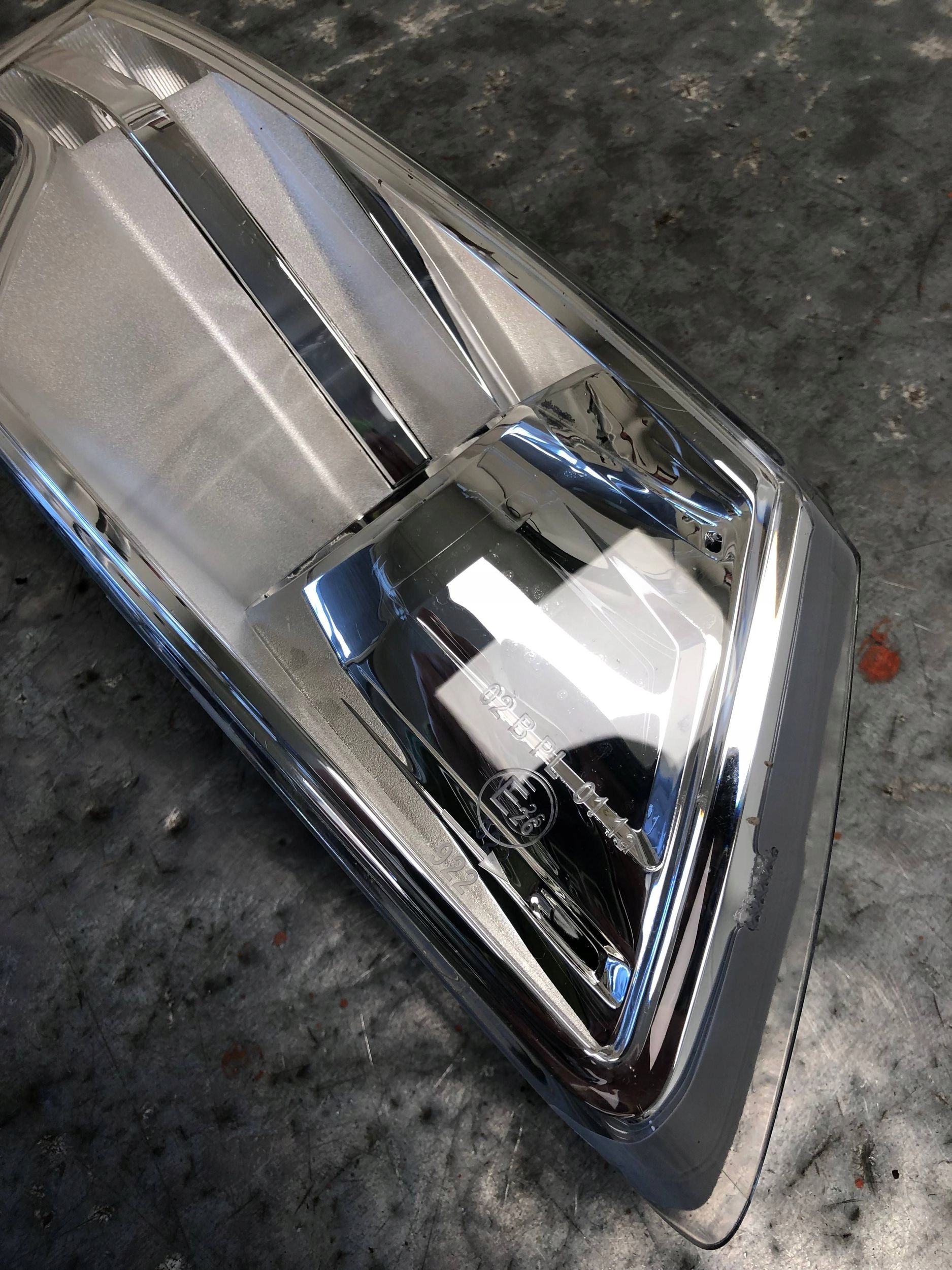 fog light left front CITROEN C5 III 9681061080