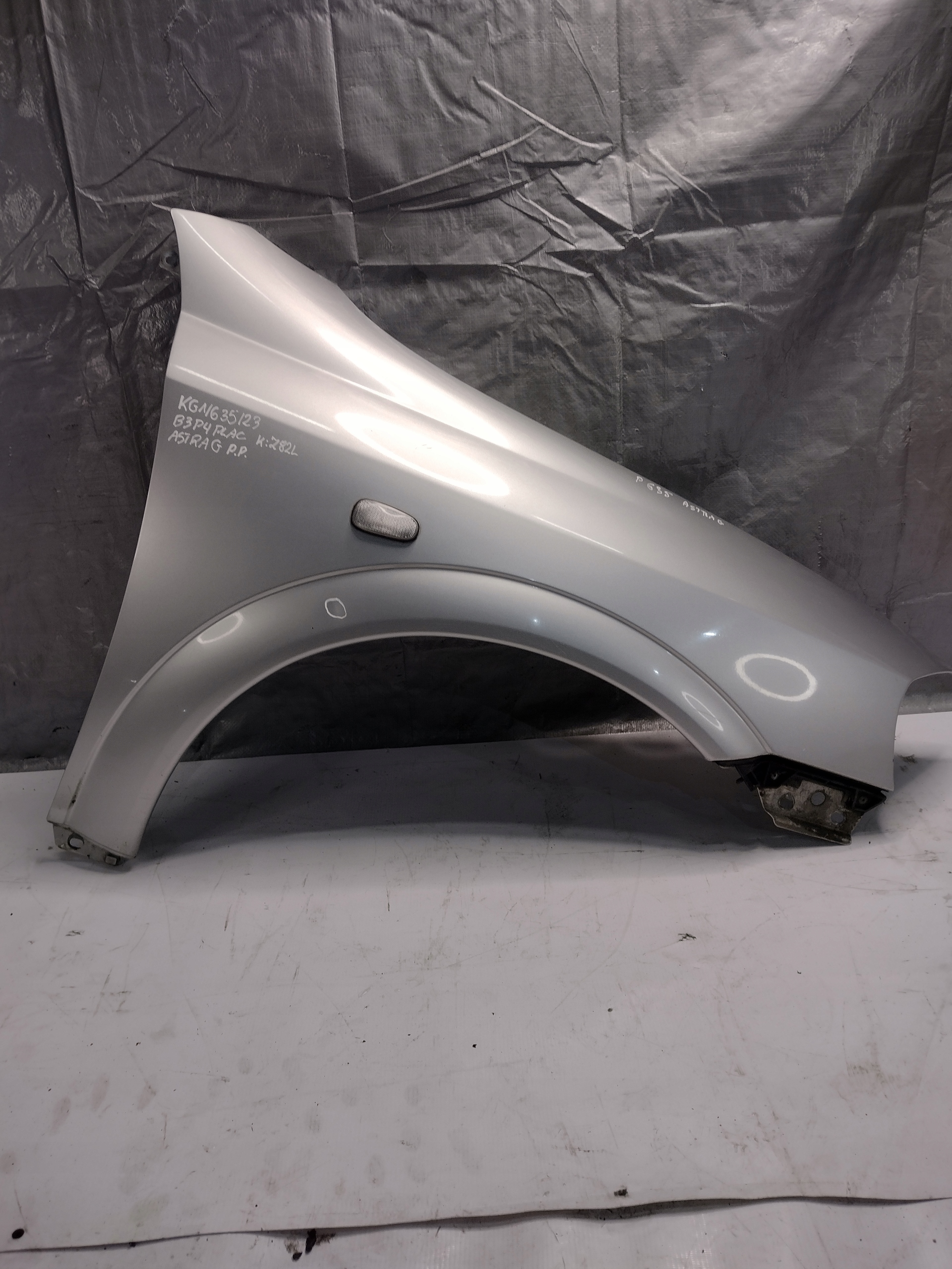 parafango Destra Anteriore OPEL ASTRA II G K: Z82L