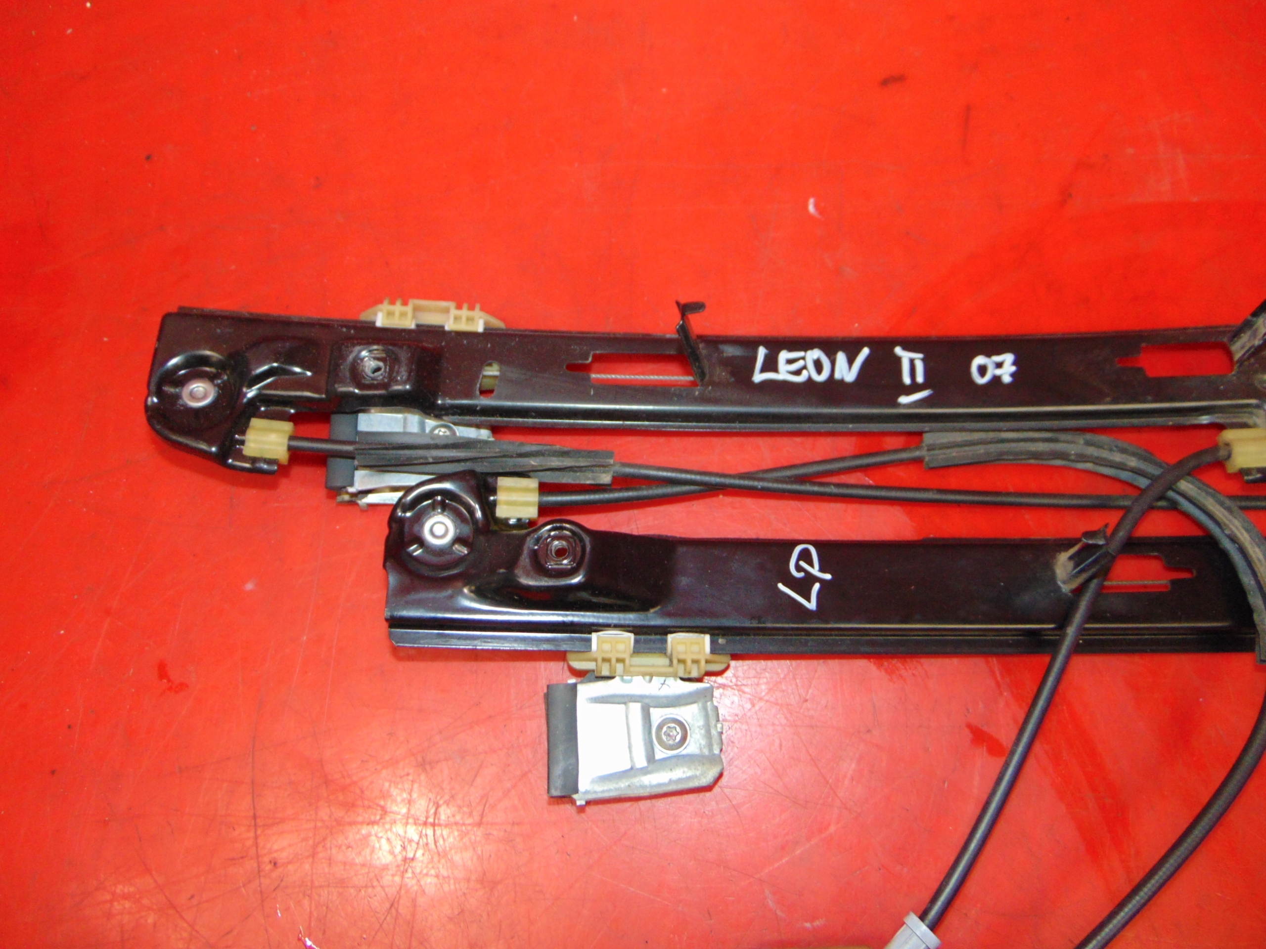 SEAT LEON II 1P window regulator left front front