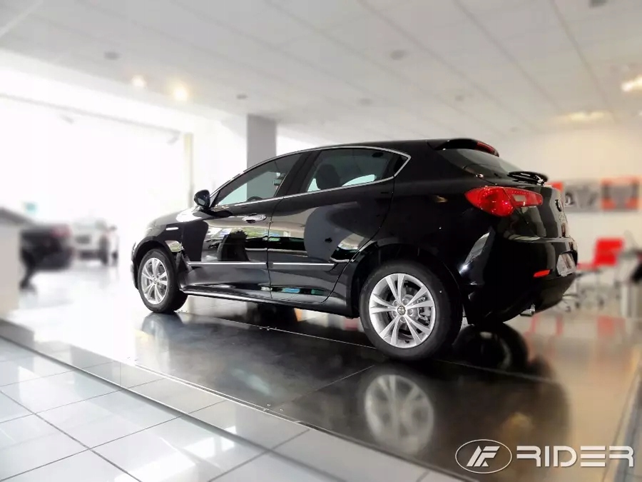 Alfa Romeo Giulietta bočné lišty