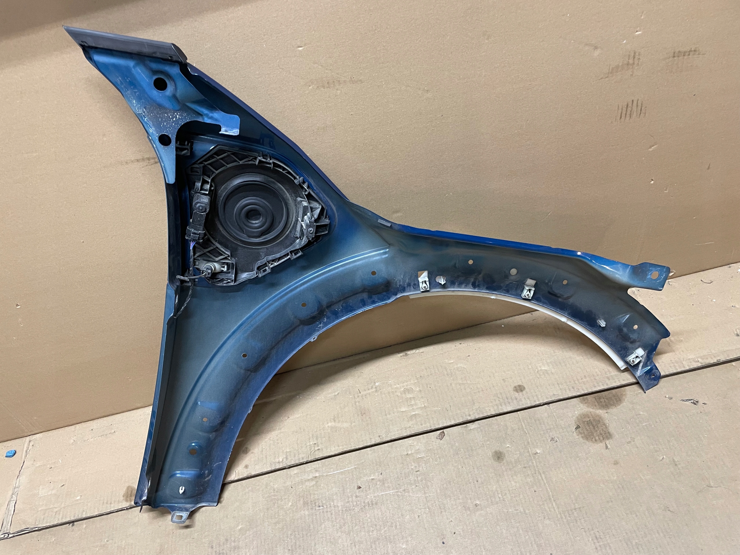 fender front left MINI F60 SE COUNTRYMAN colour C2M