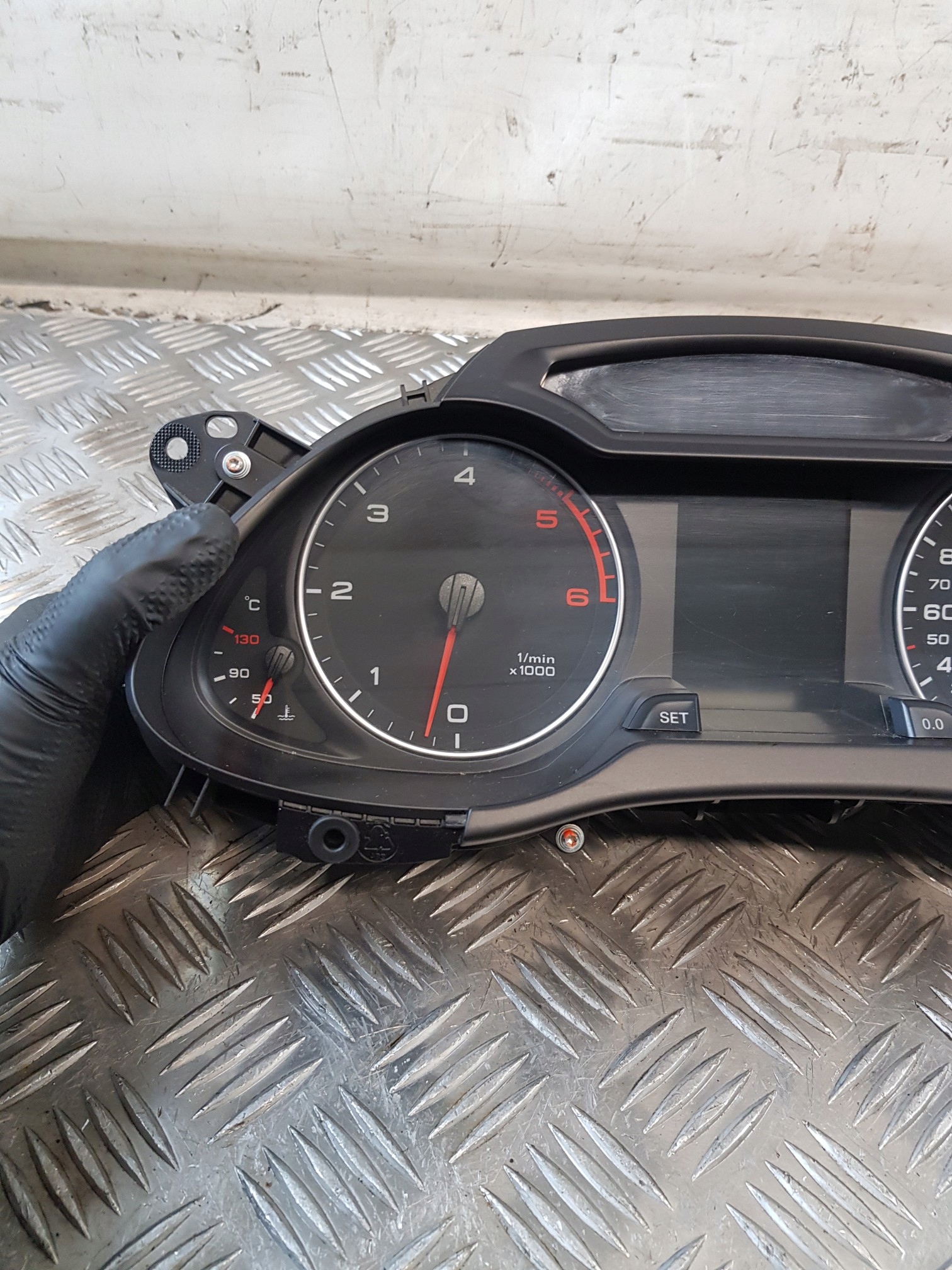 dials 8K0920900C AUDI A4 B8 2.0TDI 09R- EUROPA