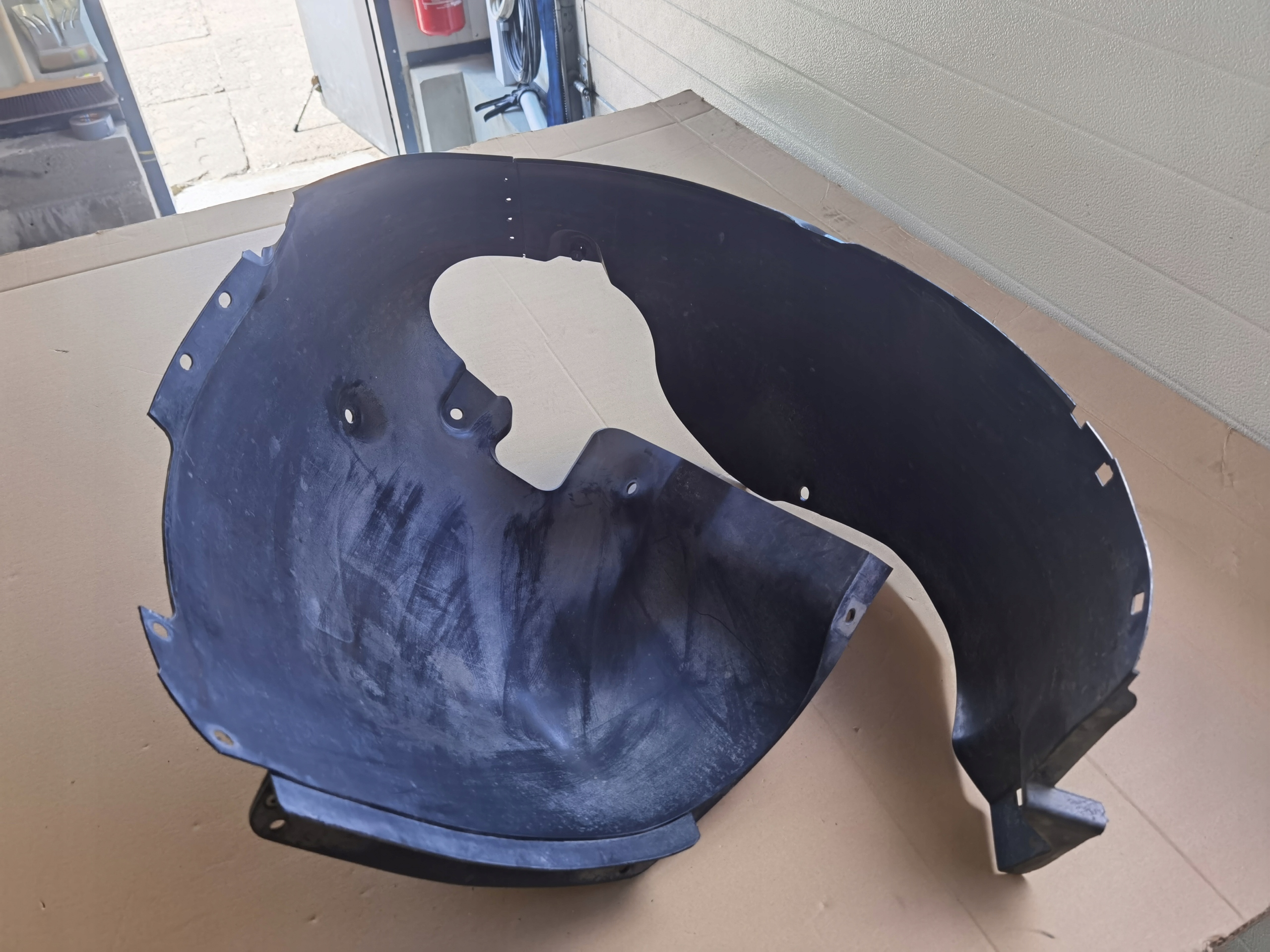 HYUNDAI ELANTRA VII - nadkole przednie lewe