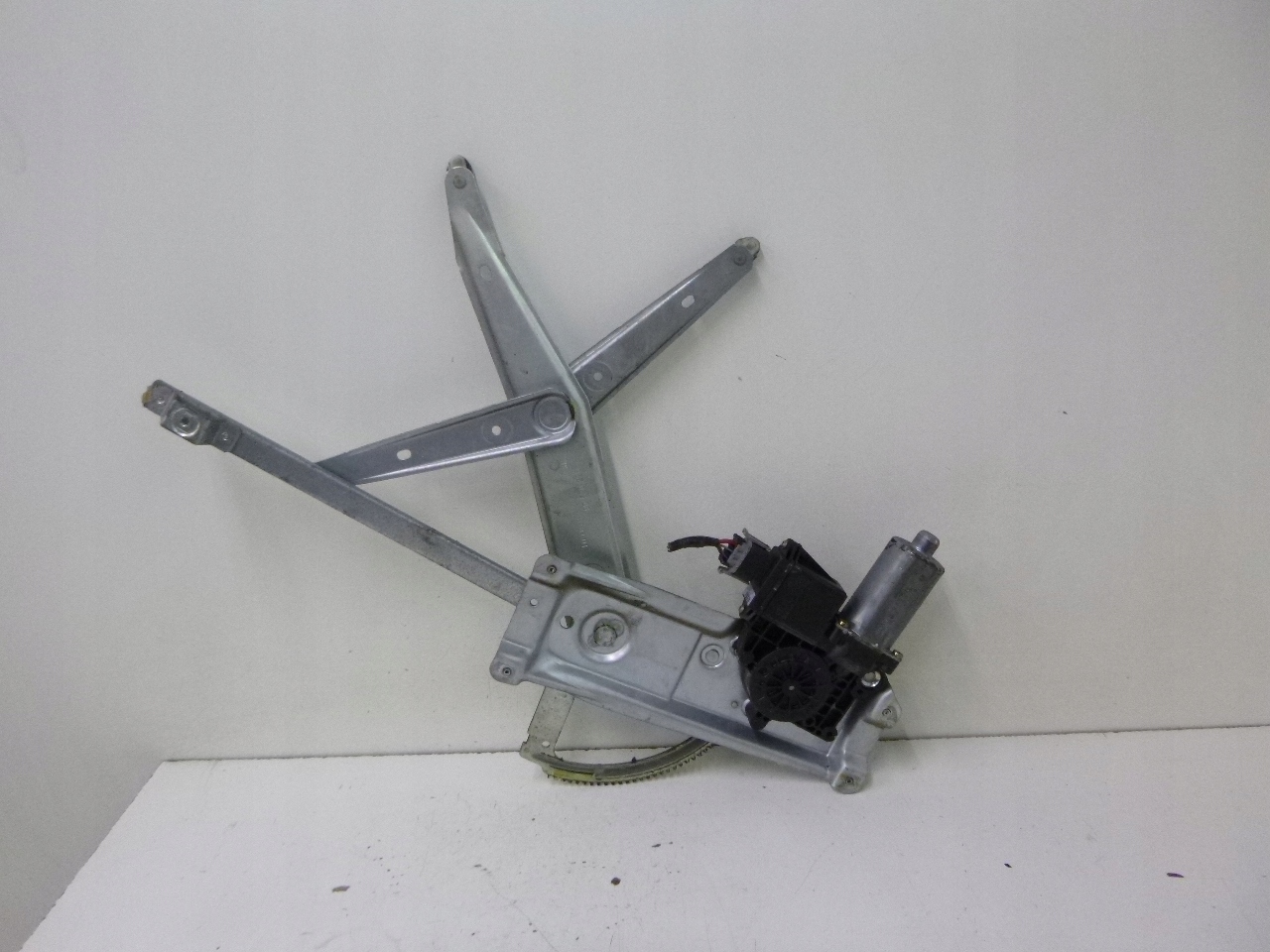MÉCANISME VITRE AVANT DROITE OPEL VECTRA B 97R.
