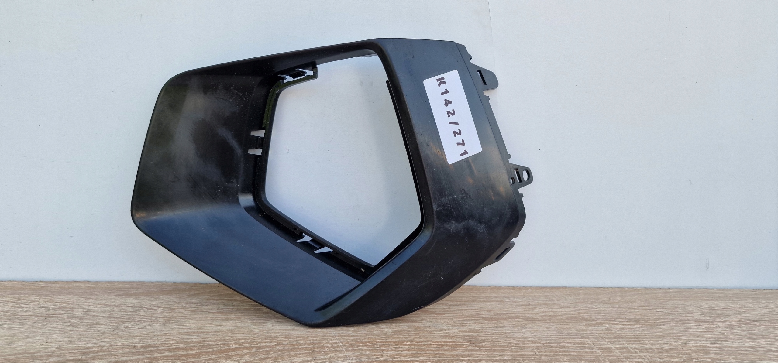 AUDI A3 8Y left grid of a bumper frame 8Y0807953