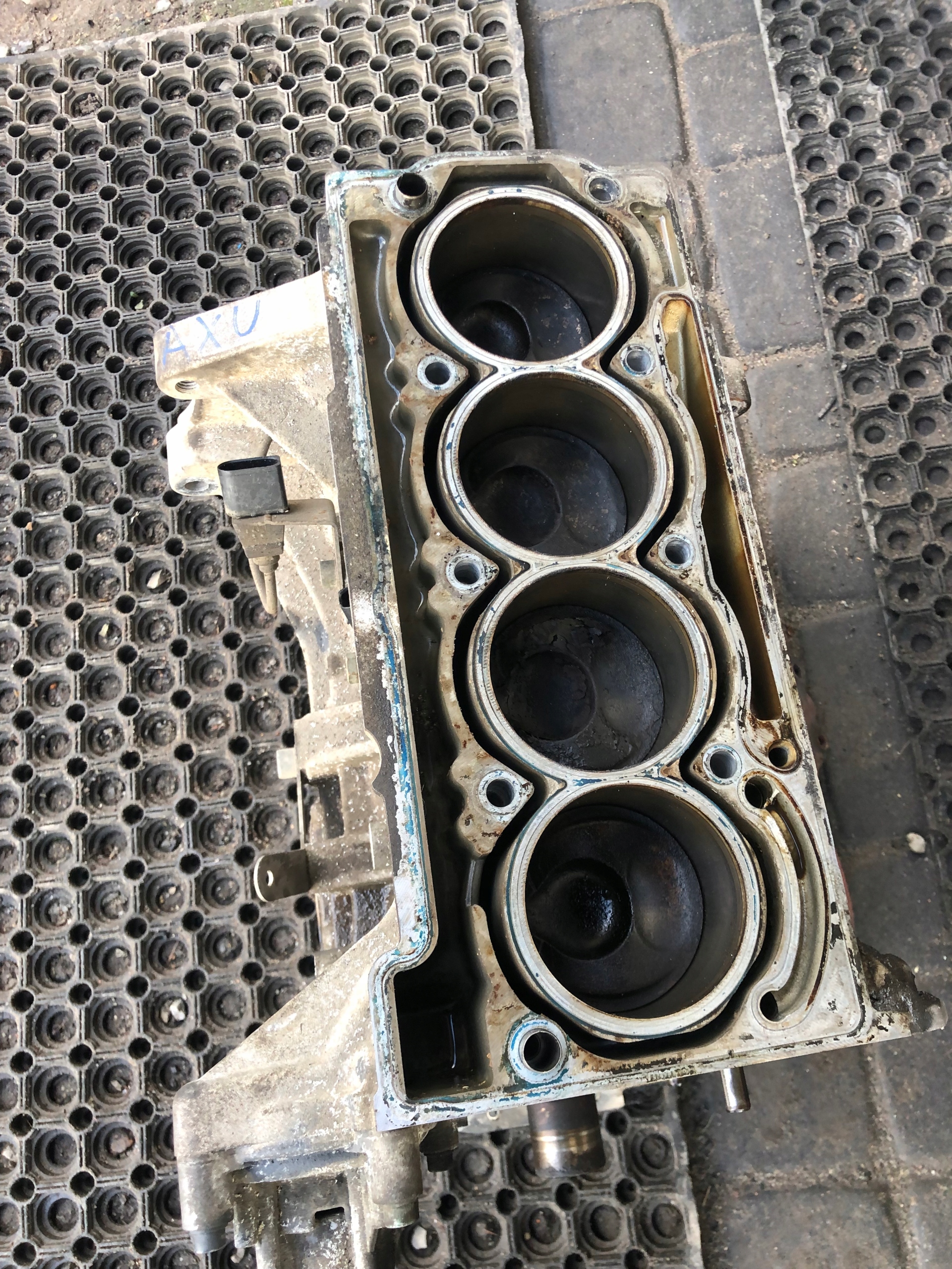 BLOK moteur complet 1.4 FSI AXU VW POLO