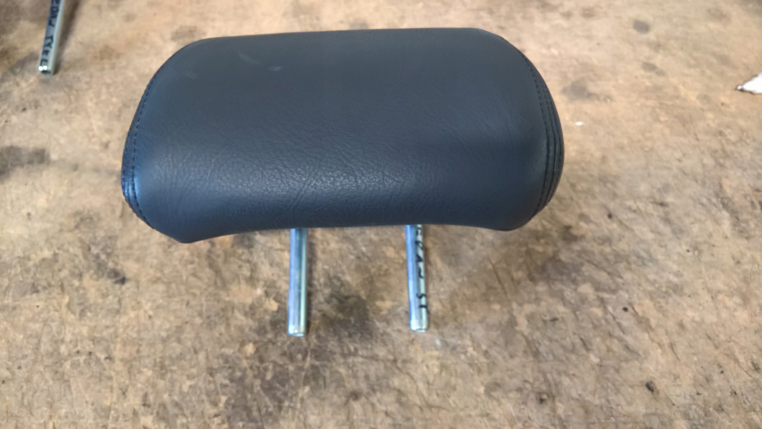 Підголівник задній середній Honda Accord VII шкіра