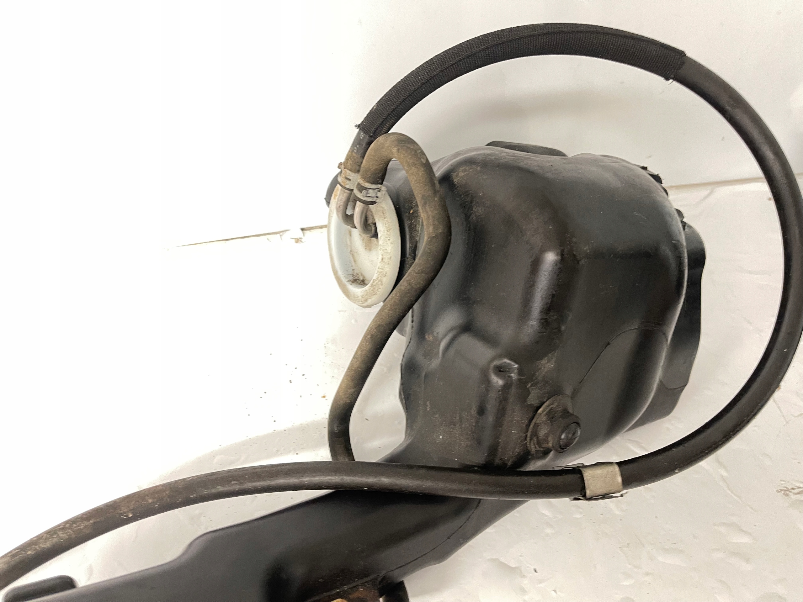 MERCEDES W212 washer fluid tank complete A2048602060