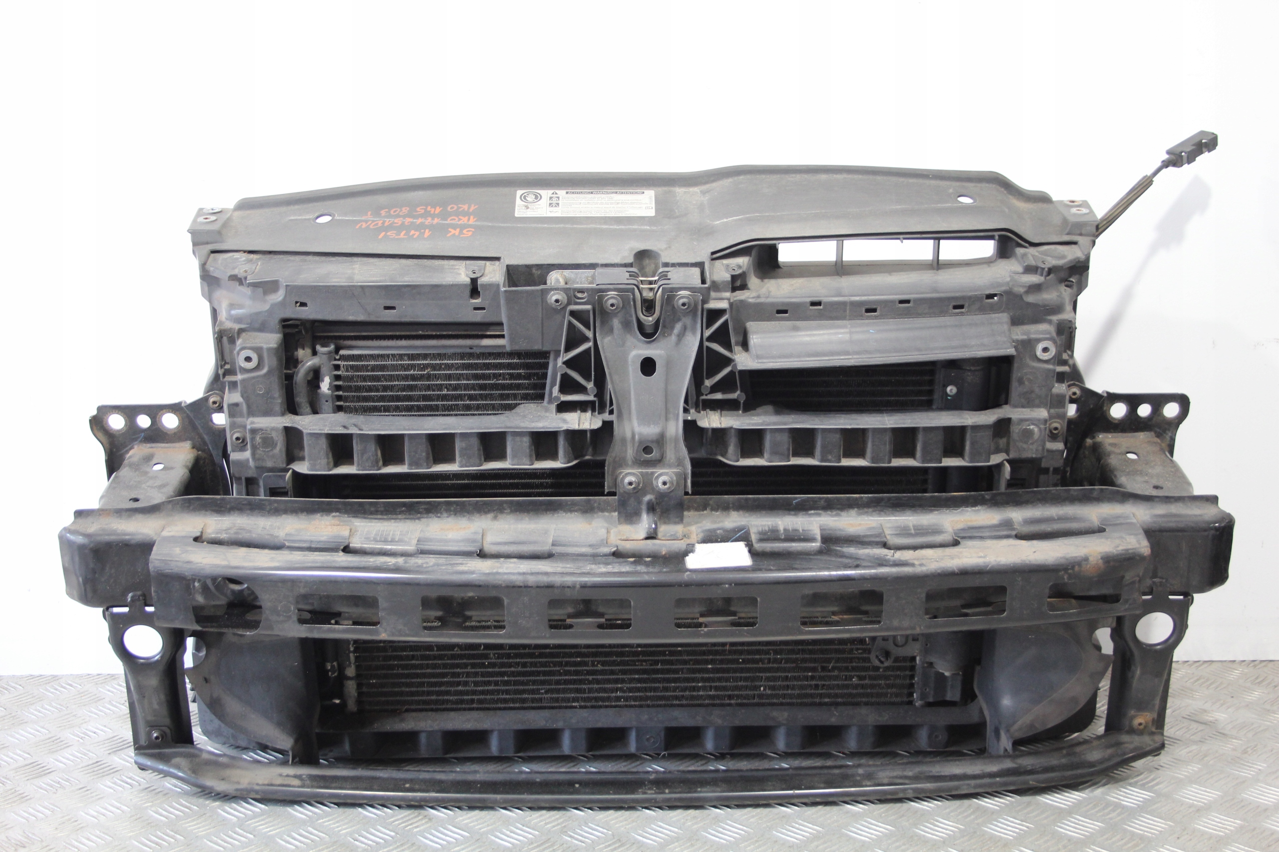 PAS PRZEDNI CHŁODNICE VW GOLF VI 6 1K9 KOMBI