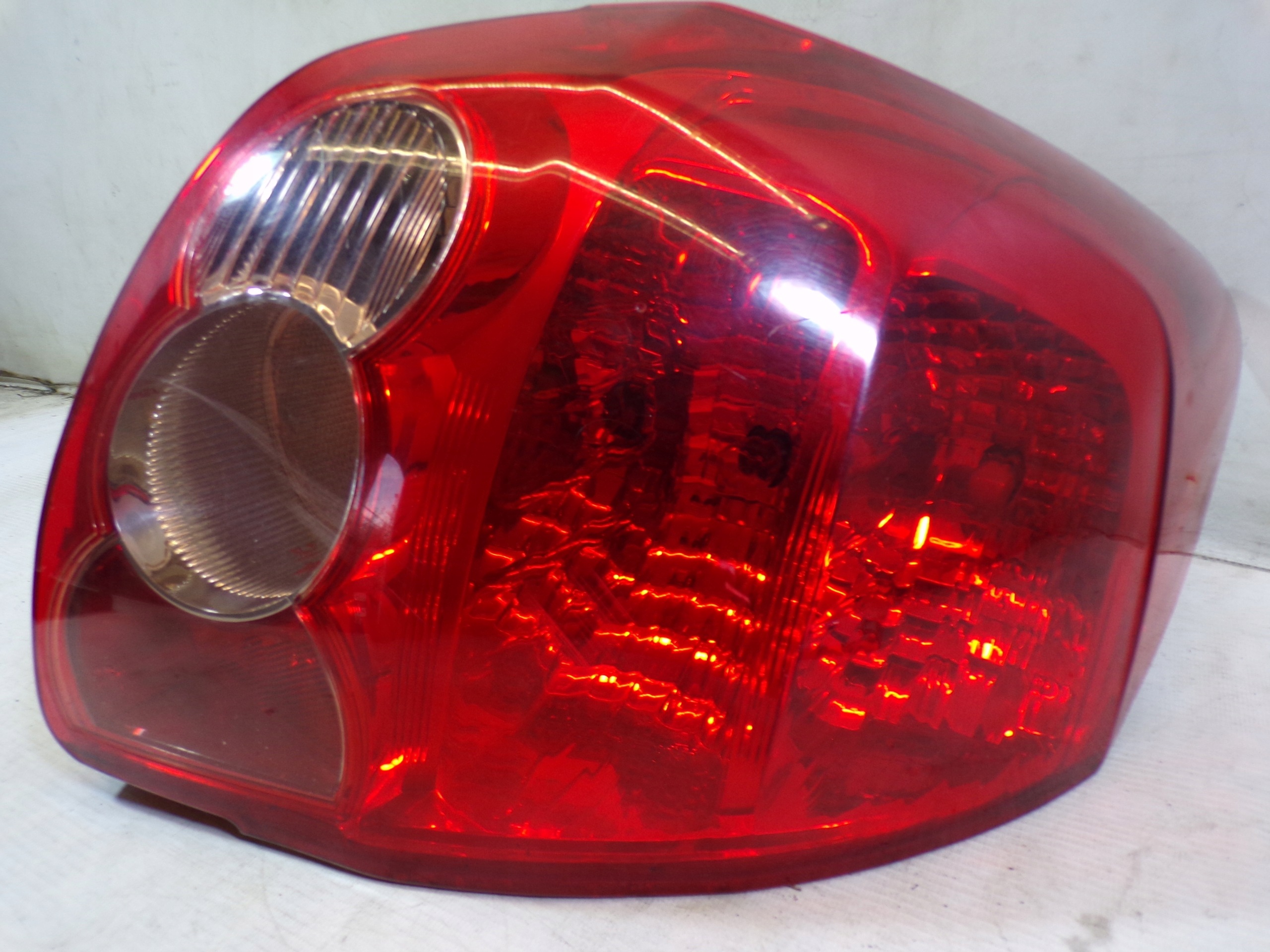 light rear rear part right TOYOTA AURIS 1 and 5D (1) (K)