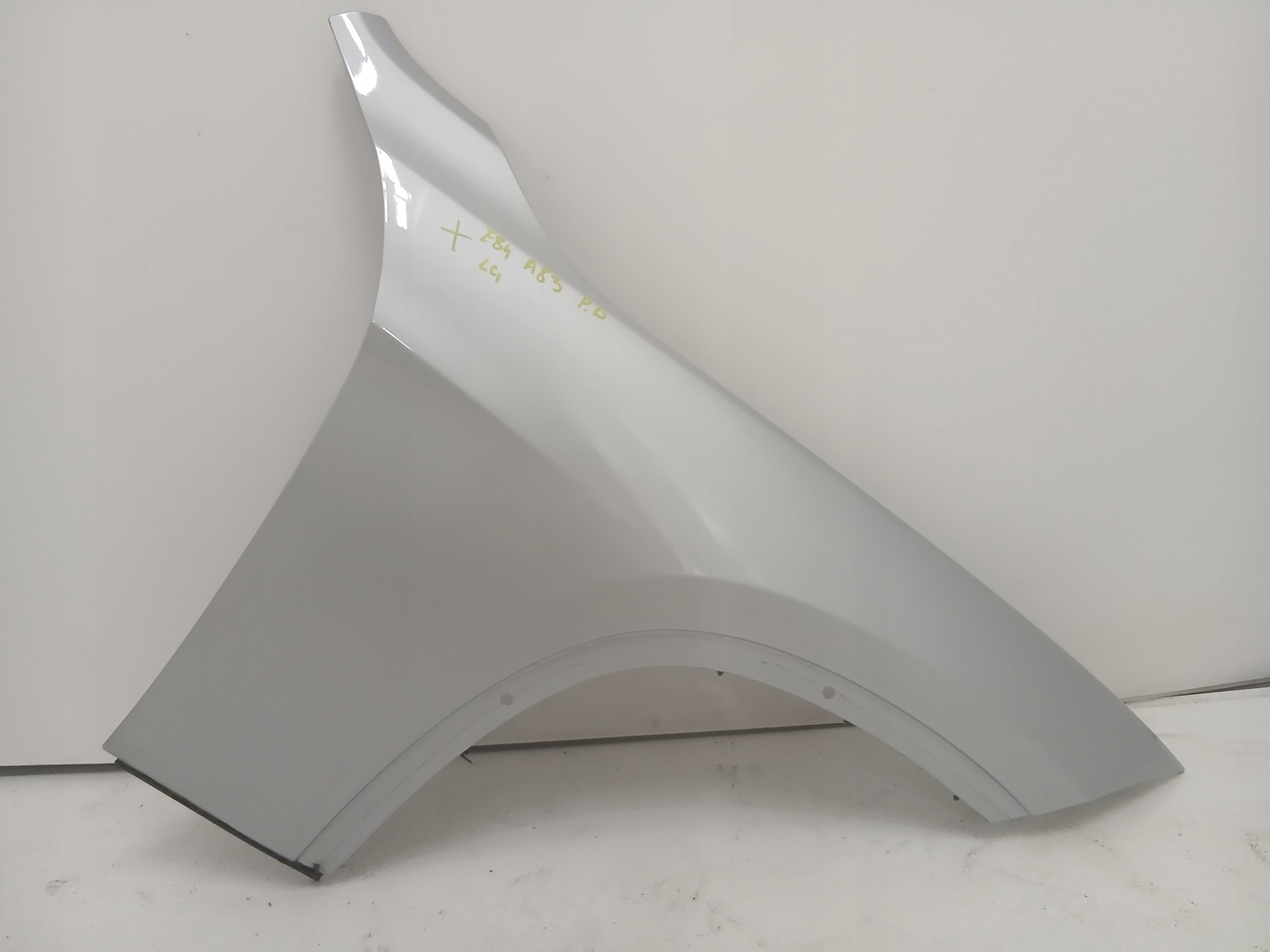 fender right front BMW X1 E84 LIFT A83