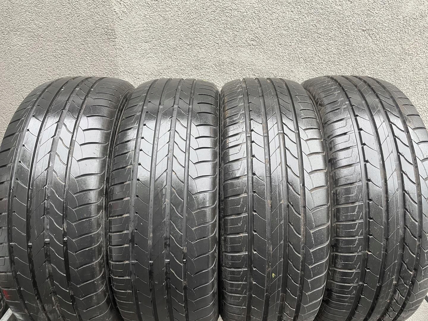 235 / 60R17 Goodyear EfficientGrip комплект шин літо