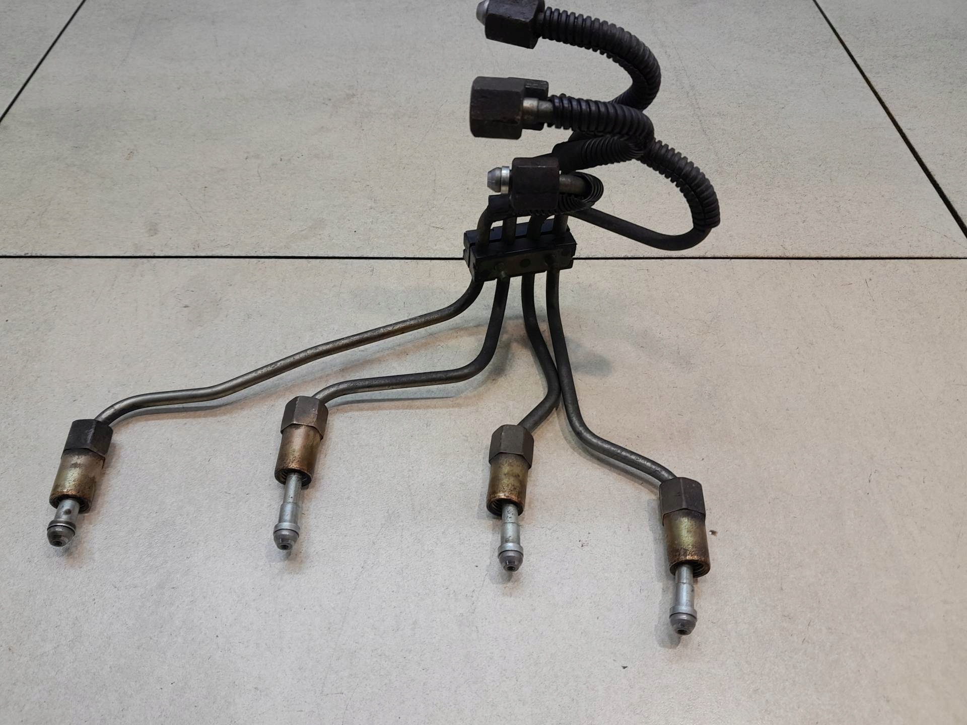 патрубки форсунок mazda 2.0 RF4F