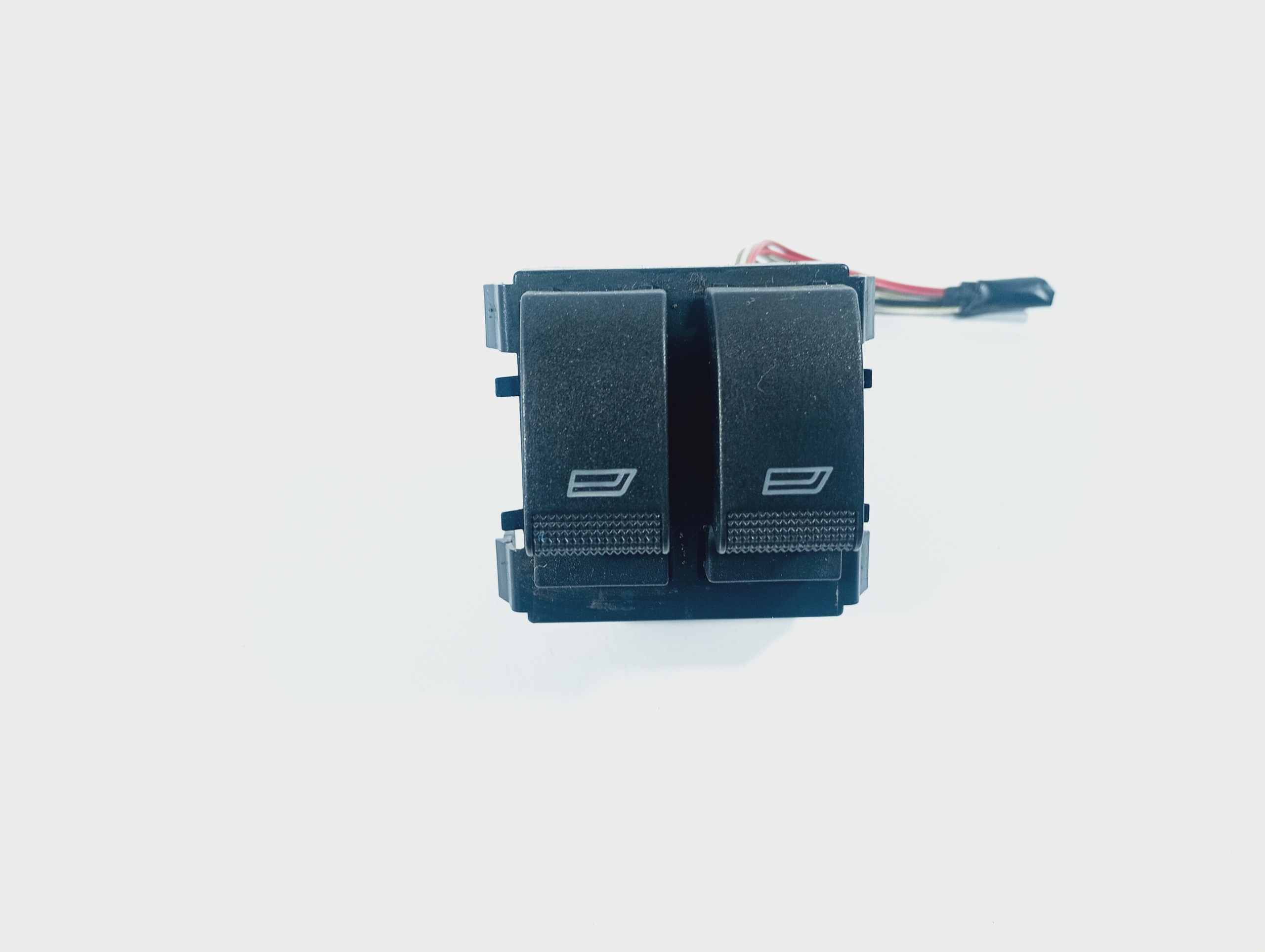 switch panel of the window left front OE 8L0959851 Audi A3 8L lift 00-03