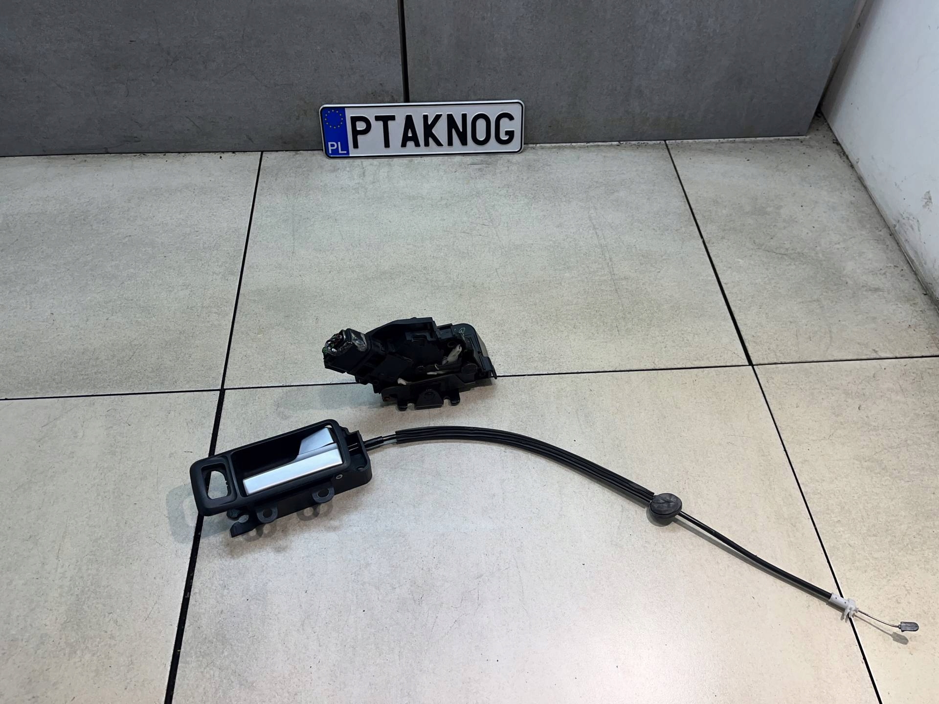 lock door right front 6 PIN FORD FOCUS MK2 2.0 D 3M5AR21812AJ