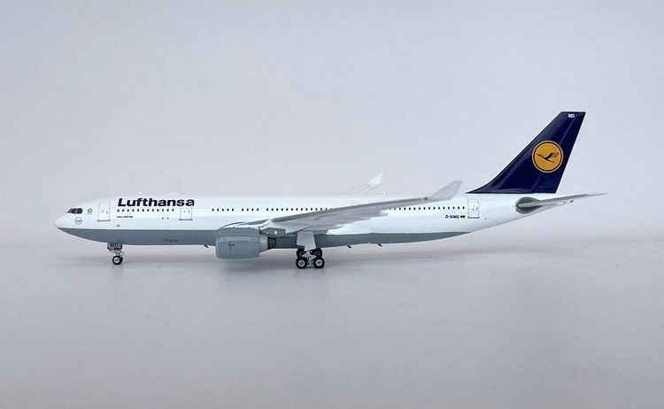 Model letadla Airbus A330-200 Lufthansa 1:400 D-aimd
