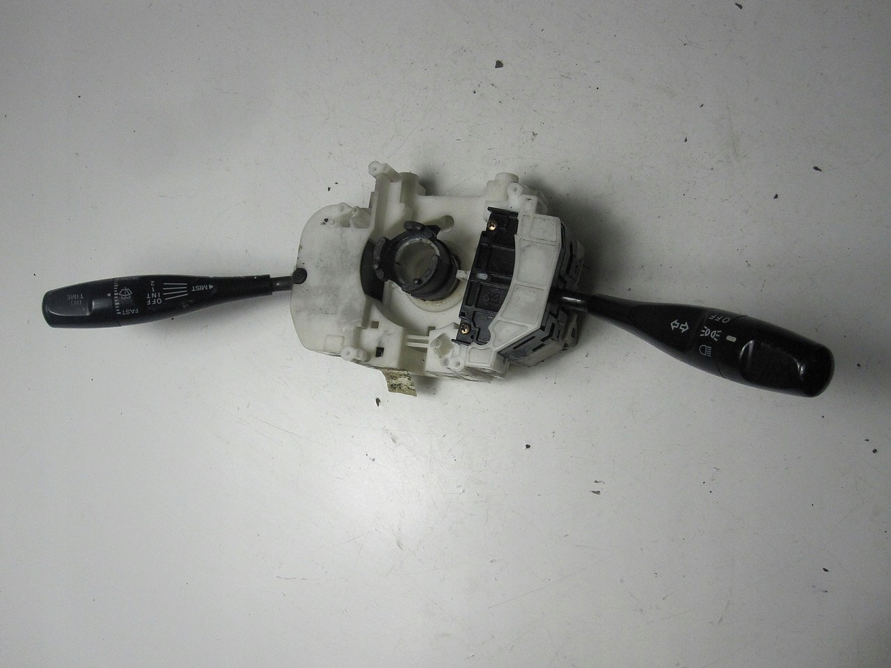 ПЕРЕМИКАЧ ОБ'ЄДНАНІ ПЕРЕМИКАЧІ MITSUBISHI ГАЛАНТНИЙ 96