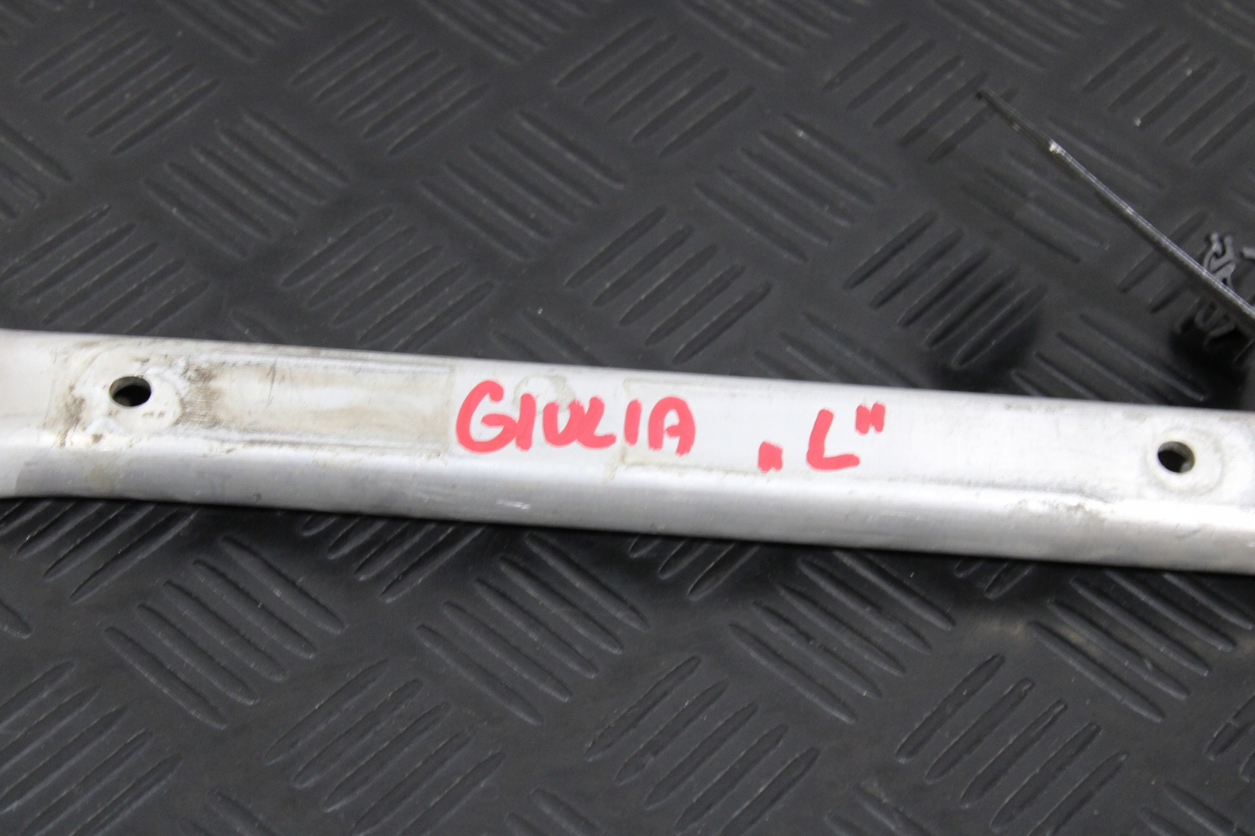 träger spreize links ALFA ROMEO GIULIA