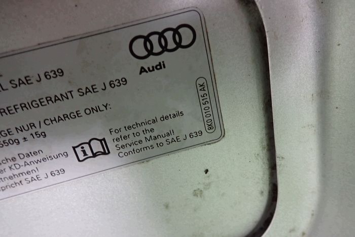 AUDI A4 B8 LIFT 12- cofano