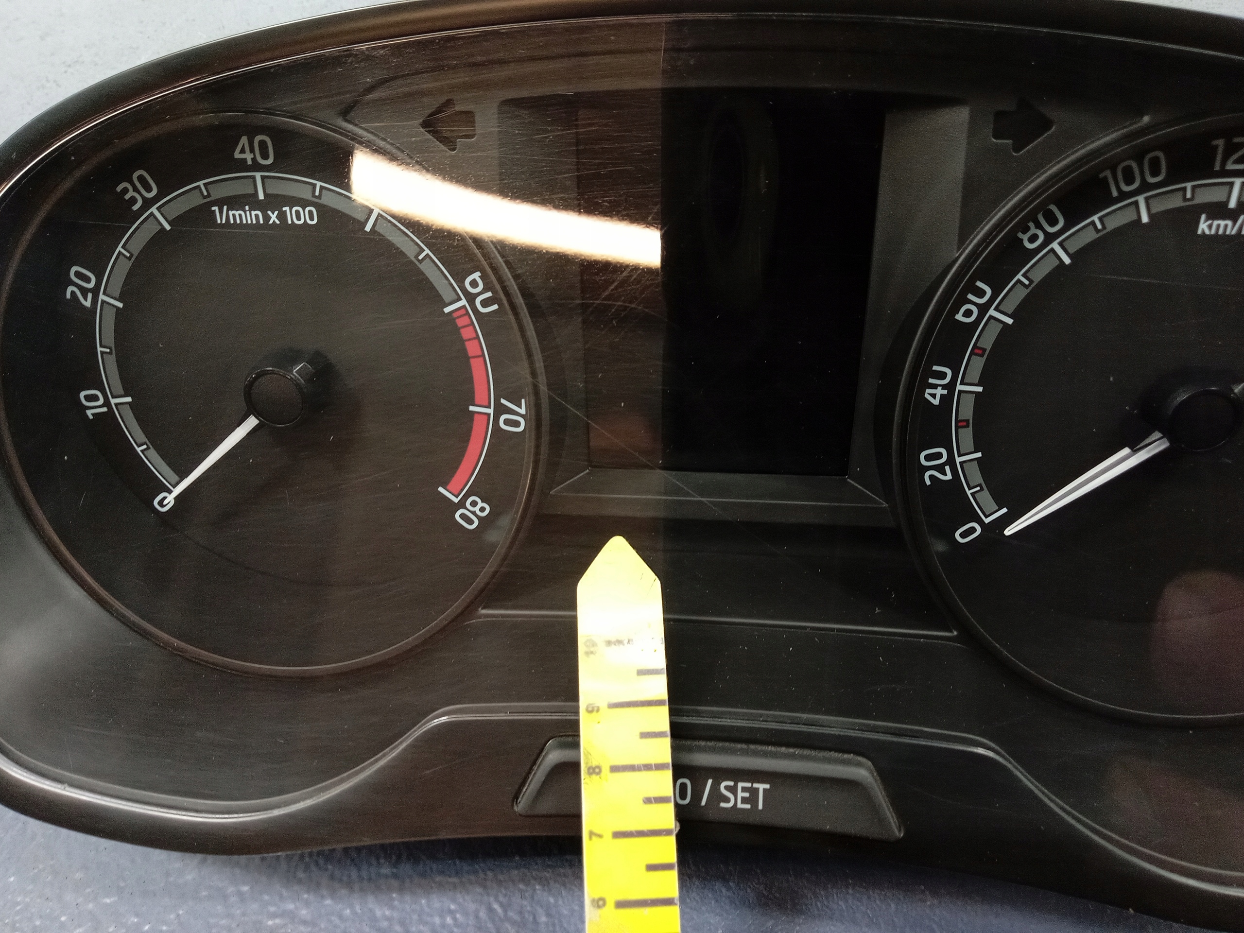 FABIA III 1.0 спидометр часы европа 6V0920700D