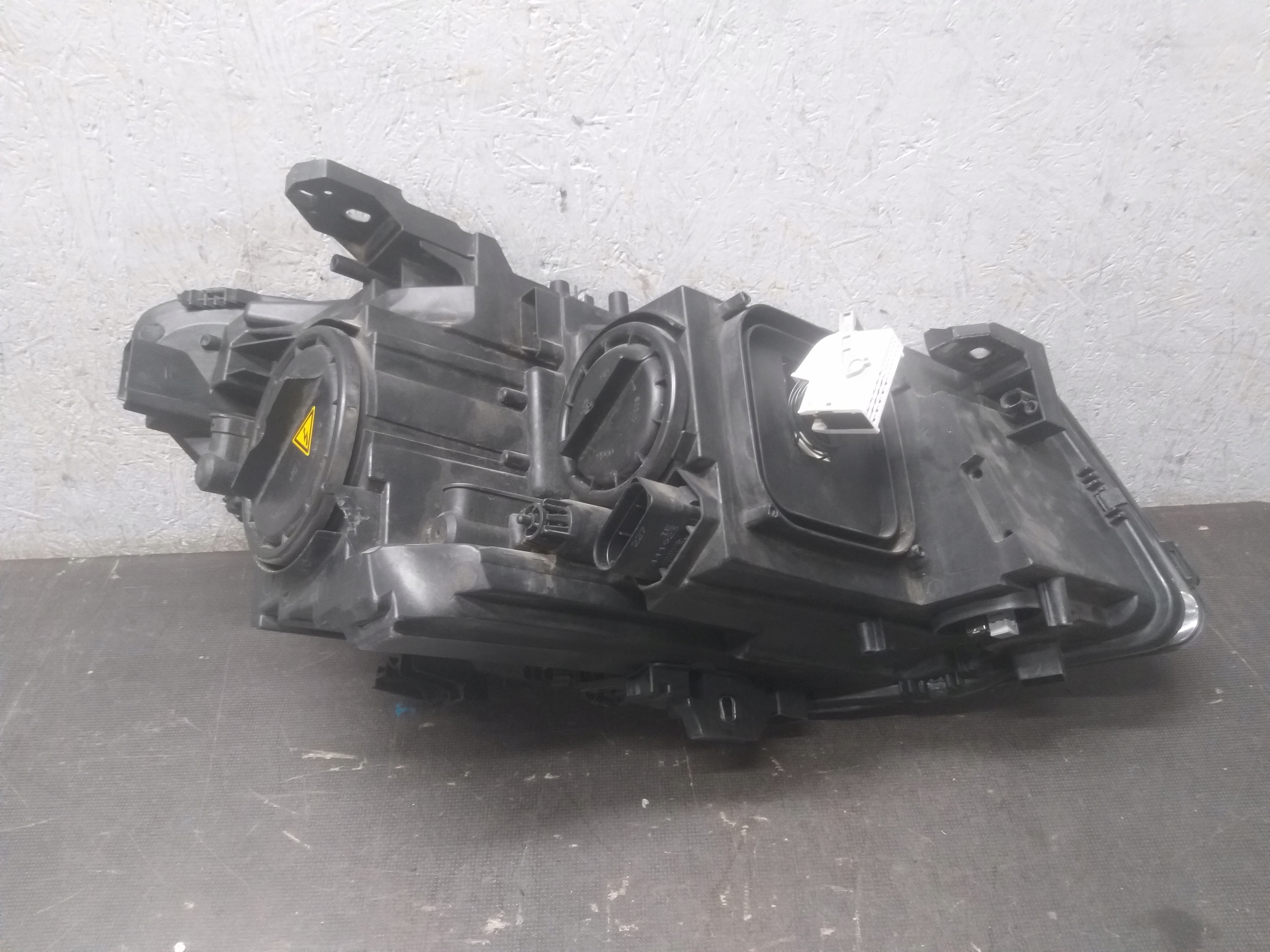 light front left MERCEDES CLA W117 XENON positioning ILS A1179064500