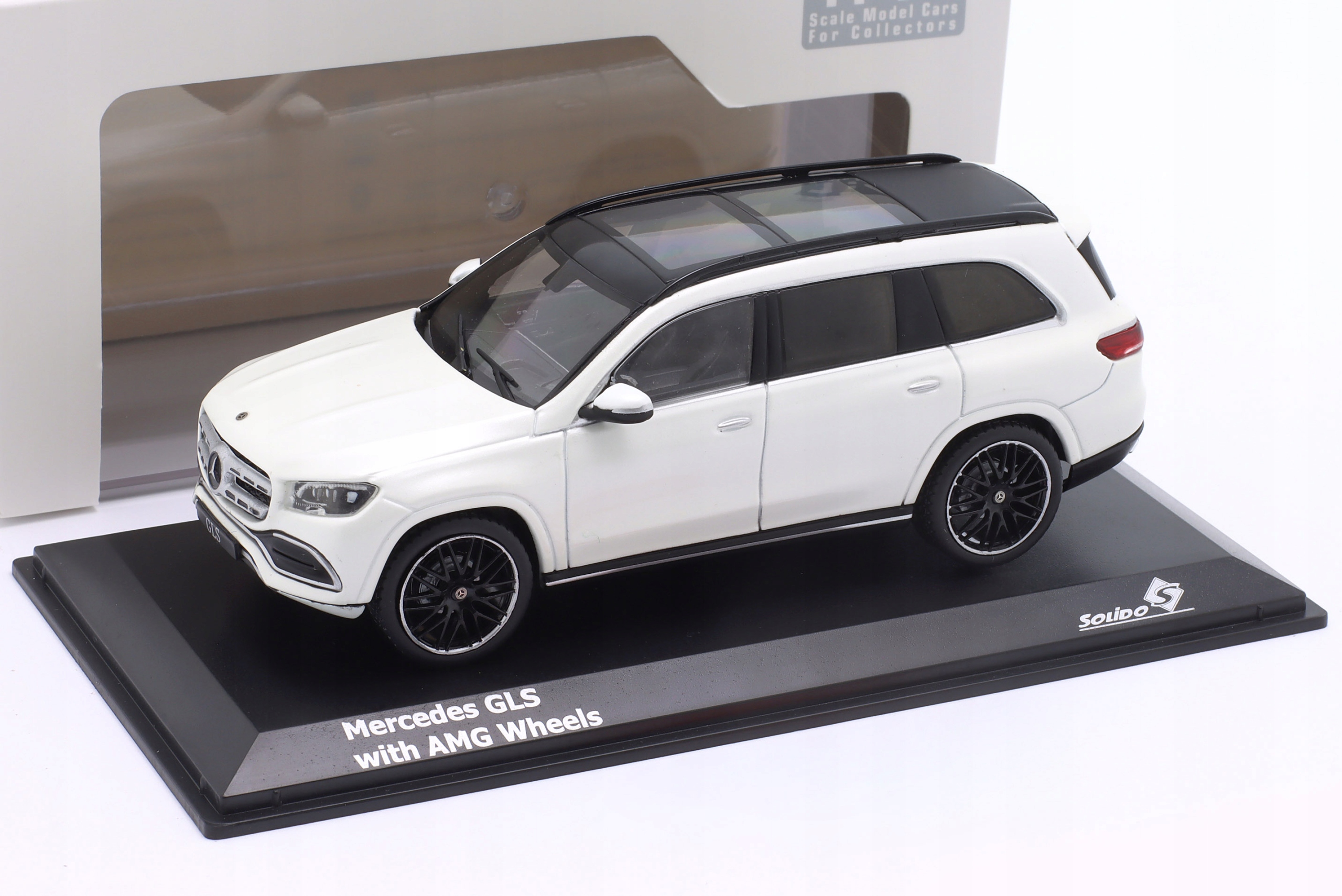 Solido Mercedes-benz Gls (X167) 2020 White w/AMG Rims 1:43