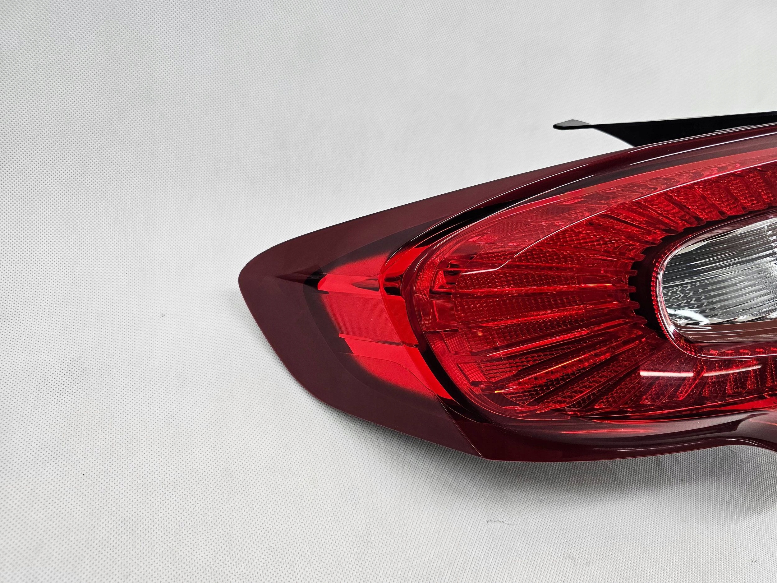 FIAT TIPO II SEDAN LAMPA TYŁ TYLNA LEWA LED DEMONTAŻ 521954580E Strona zabudowy lewa