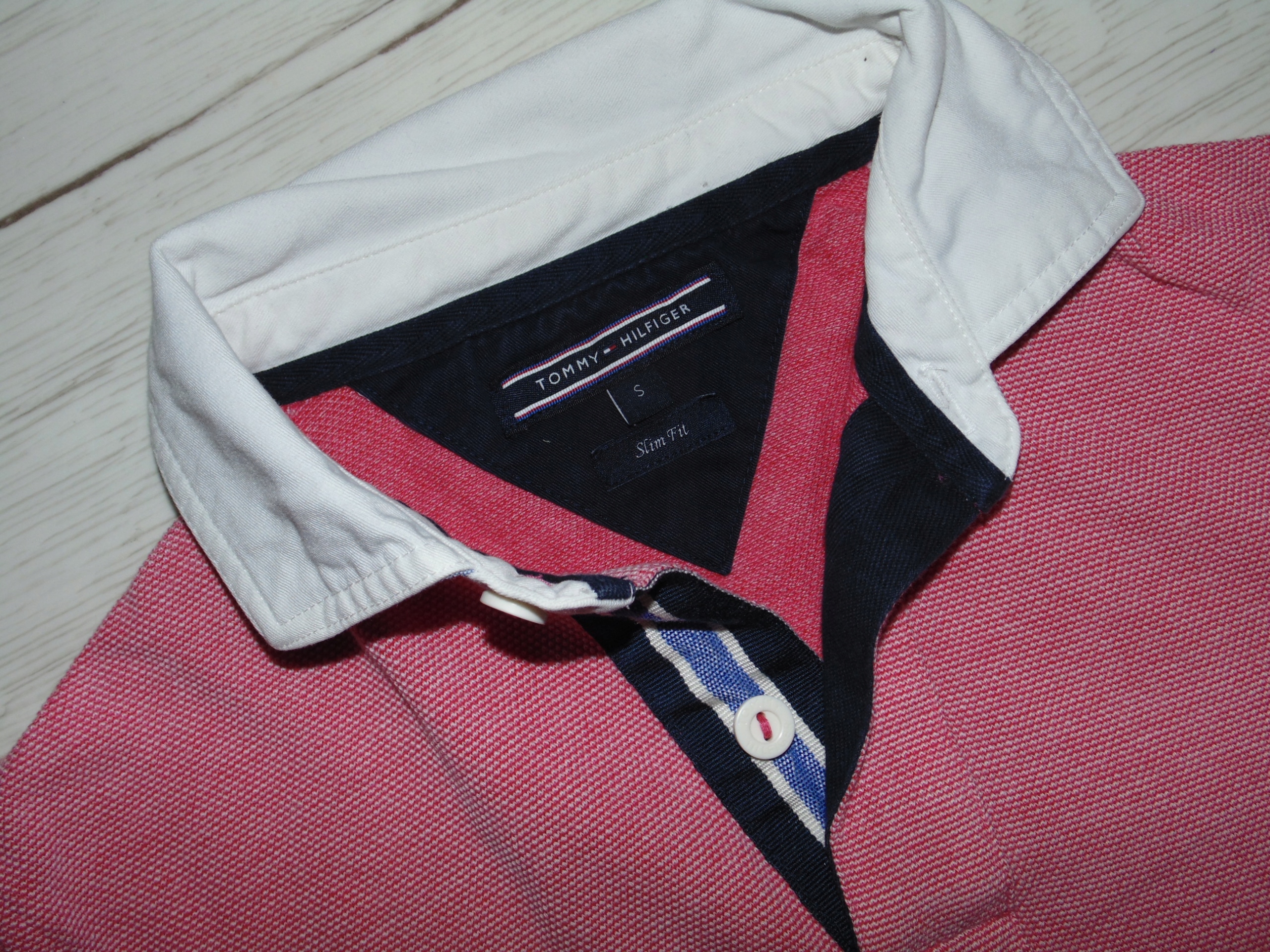 TOMMY HILFIGER KOSZULKA POLO r. S Wzór dominujący logo