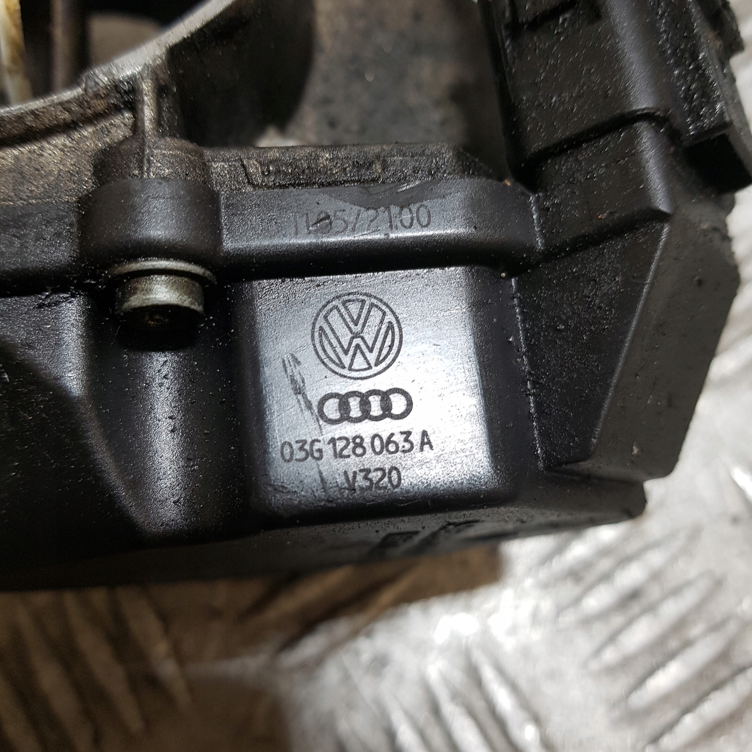 Valvola a farfalla VOLKSWAGEN PASSAT B6 2.0 TDI 03G128063A