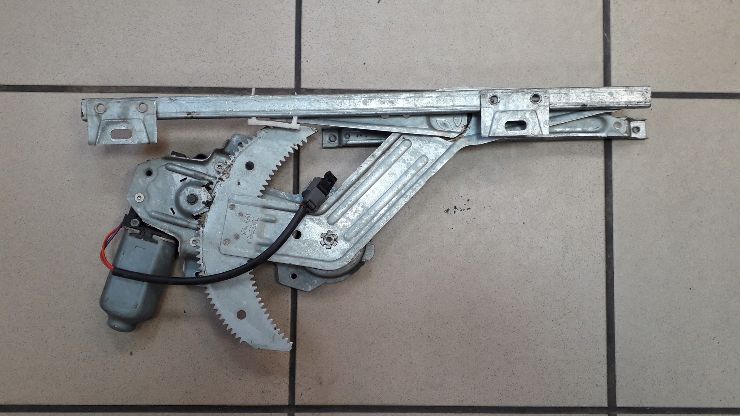 MG F MGF CABRIO 95-02 MECHANIZM SZYBY PRAWY ELEKTR