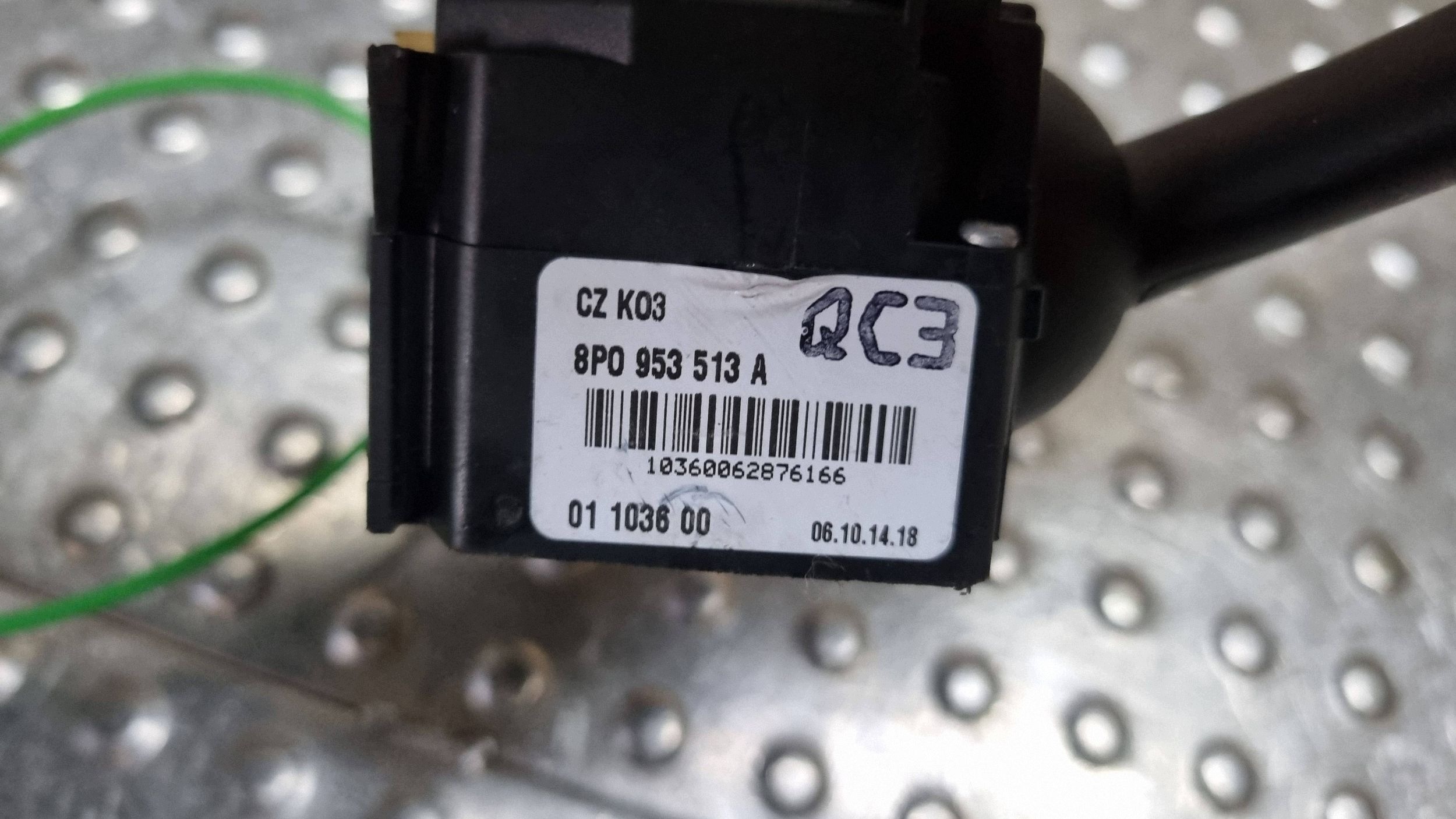 commodo bouton indicateurs de direction feux 8P0953513A AUDI A3 8P 03