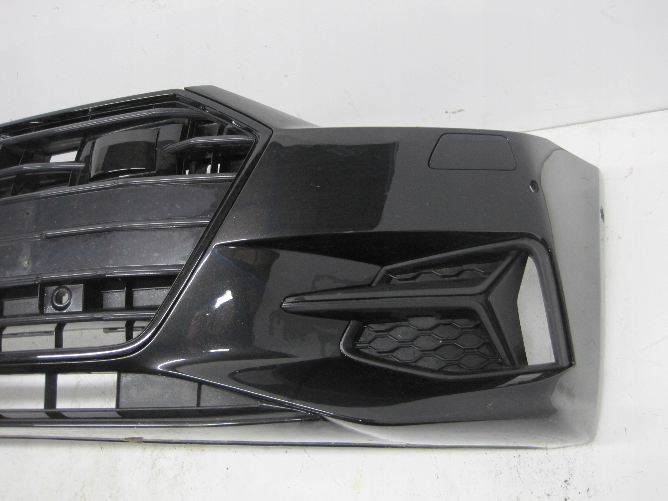 Frontstoßstange AUDI A7 4K8 XENON 19R vorne
