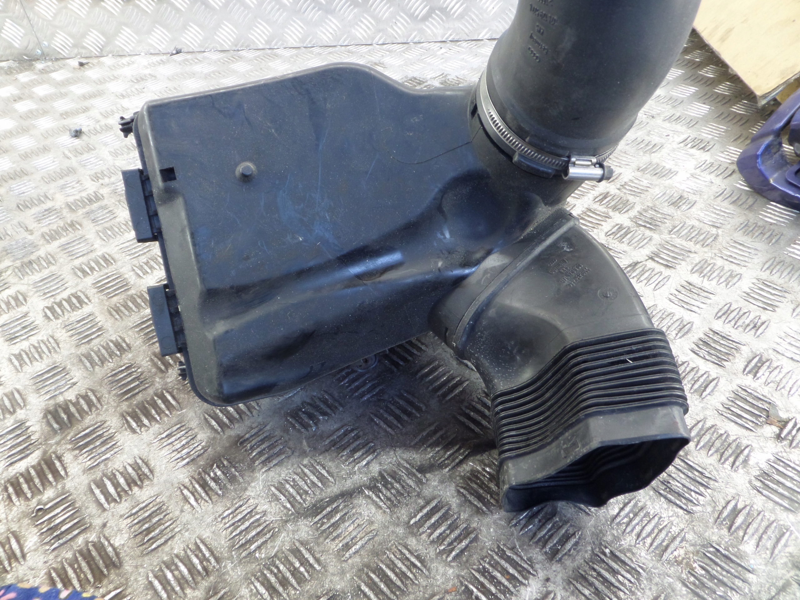 Gehäuse filter luft 5.2 AUDI S6 C6 07L133835C