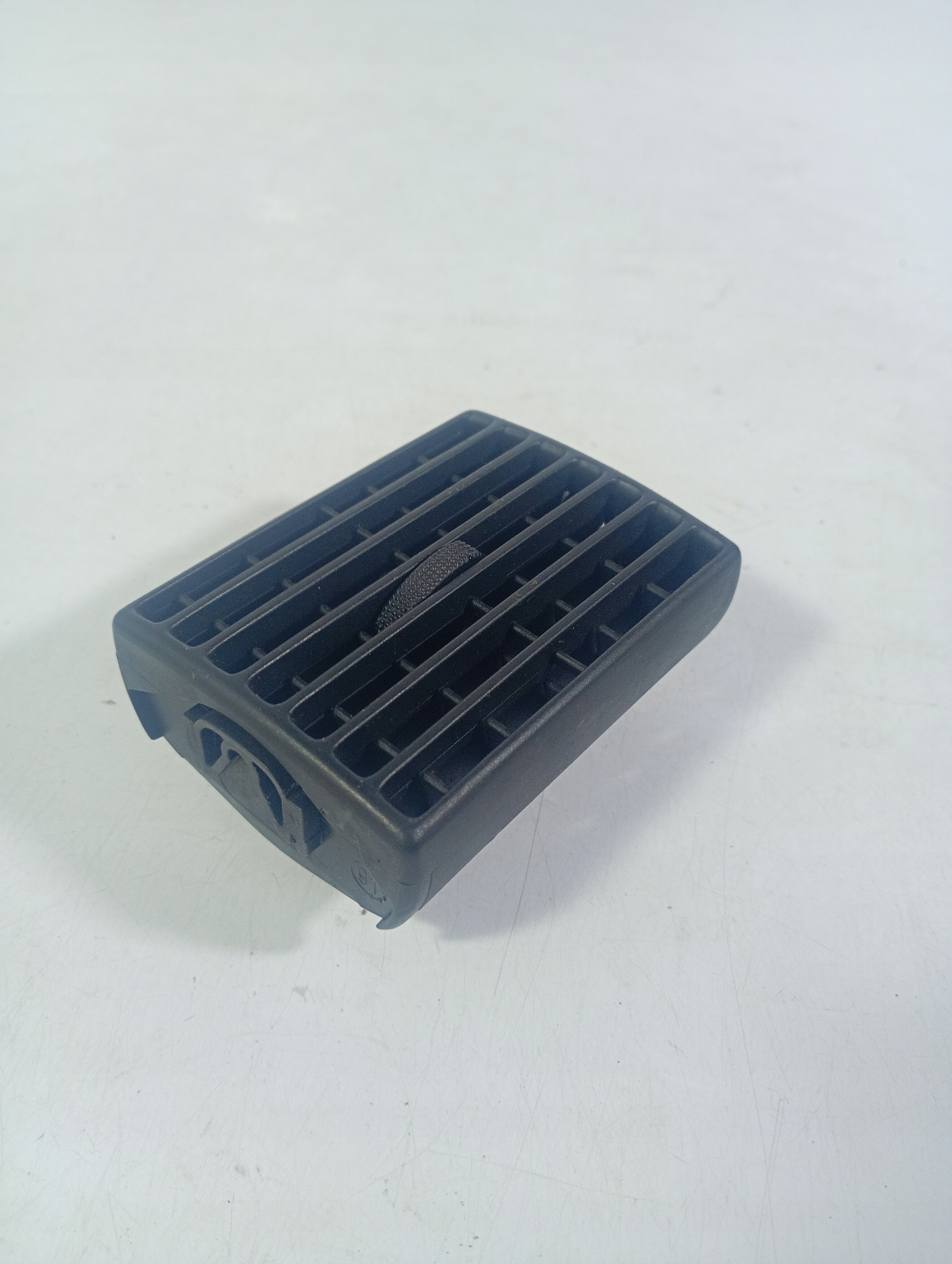 Audi A80 B4 80 91-96 grid air conditioning devices air central OE 893820971