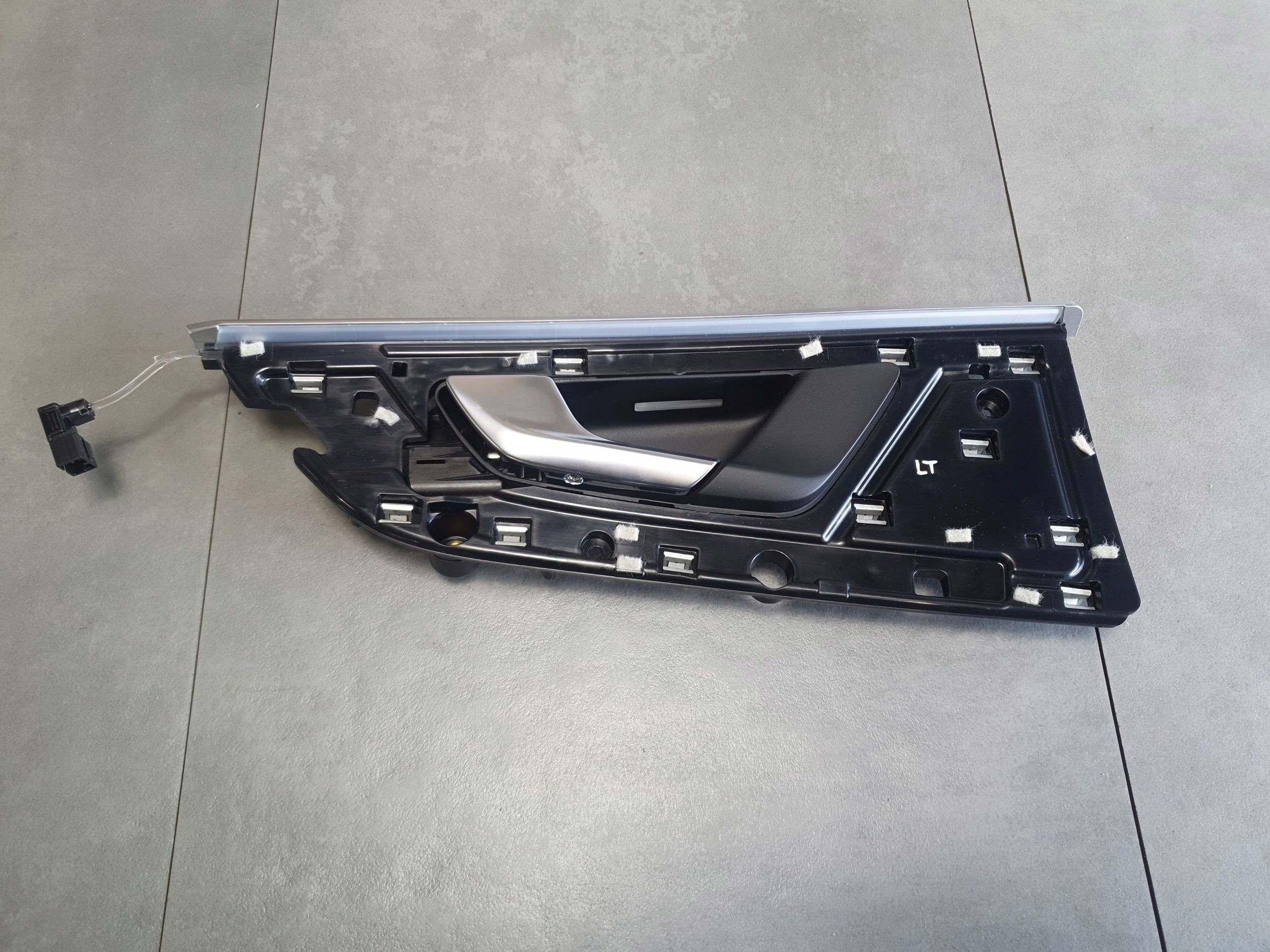 Audi Q8 handle inner left rear 4M0839019G