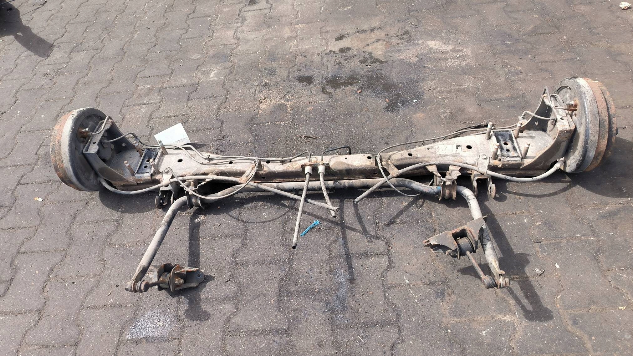 träger / Achsträger heck NISSAN NV 200