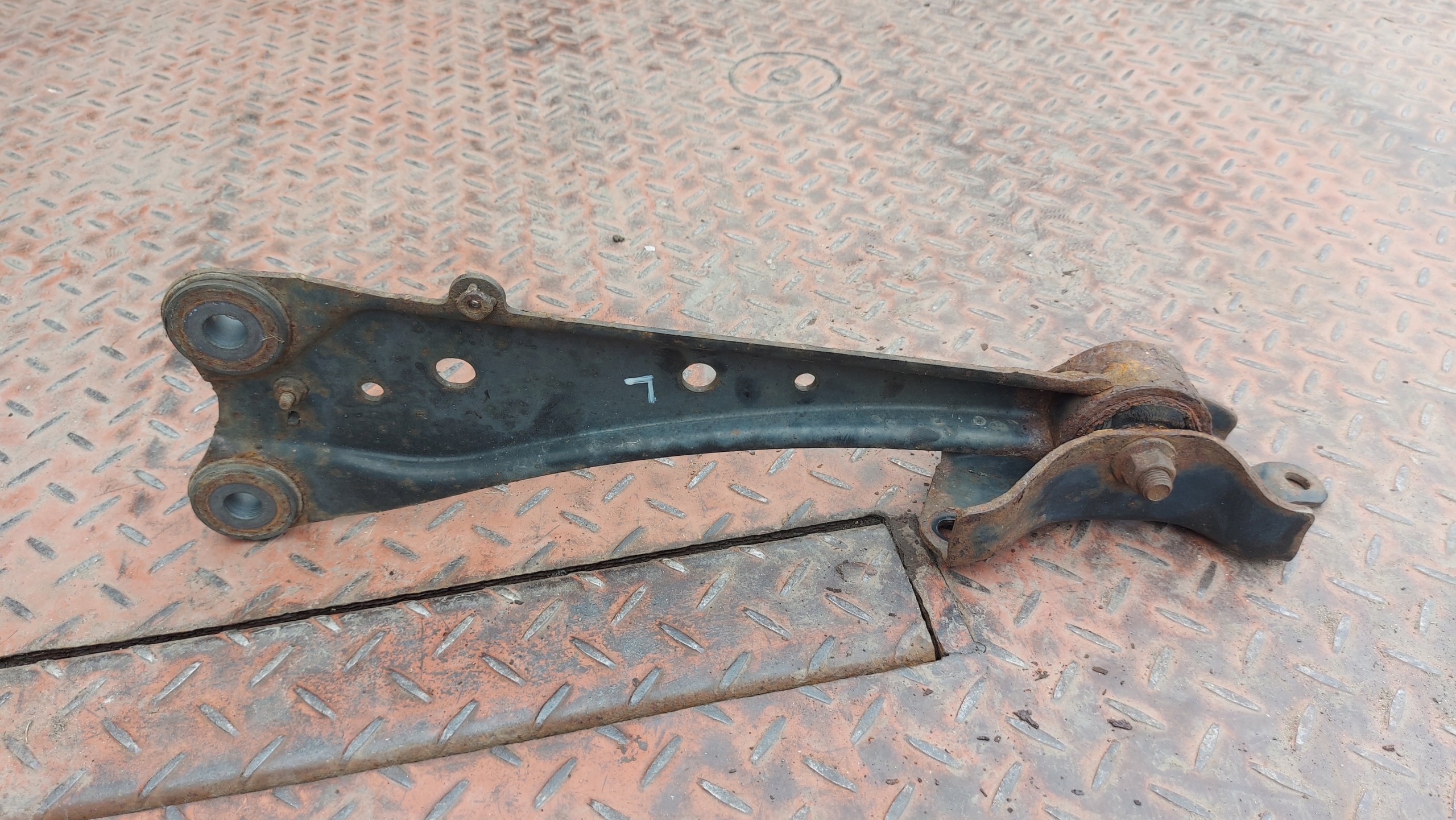 Querlenker PODPOWA links heck LEXUS IS 220 05
