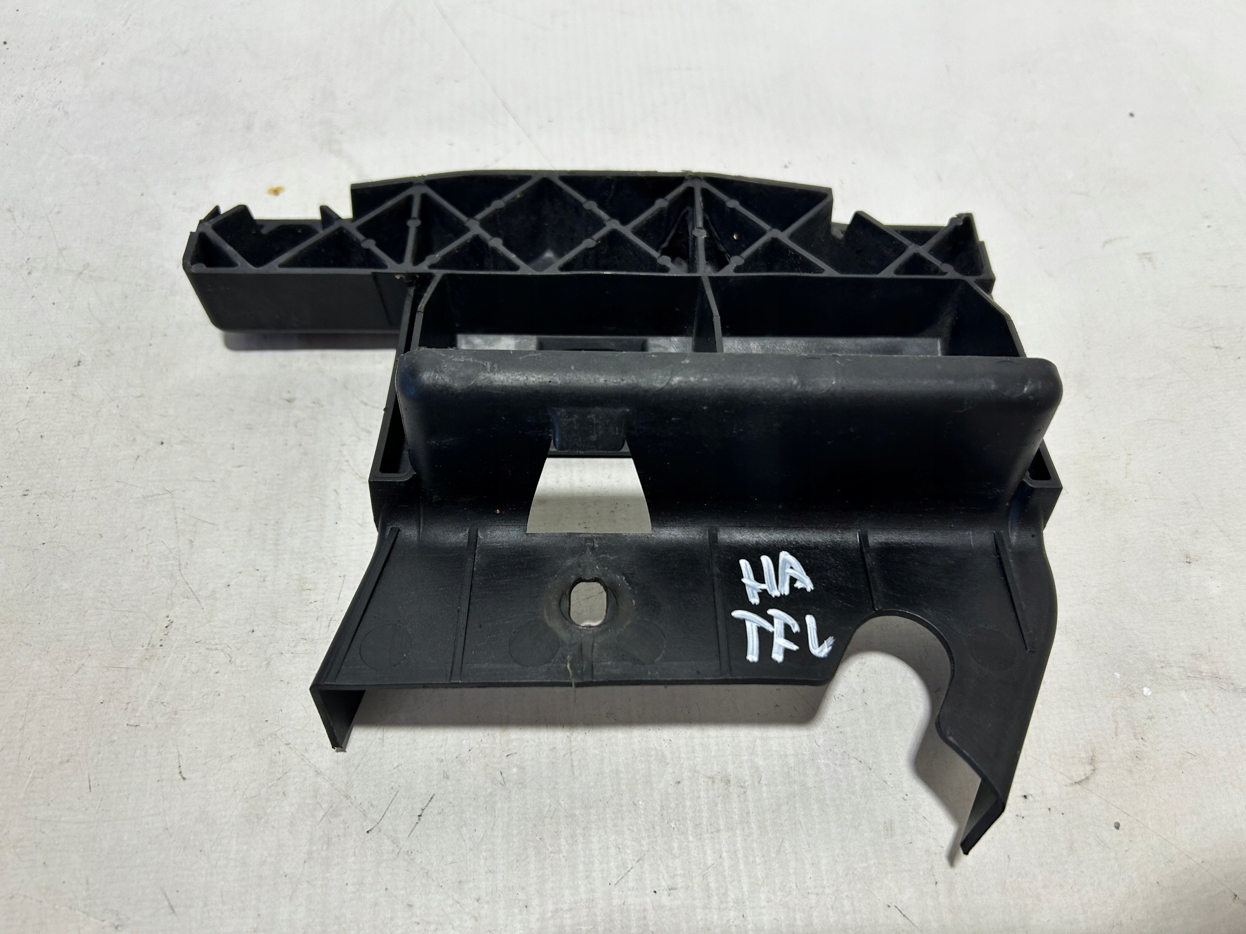 MERCEDES W212 bracket holder GRILA grille A2128850236