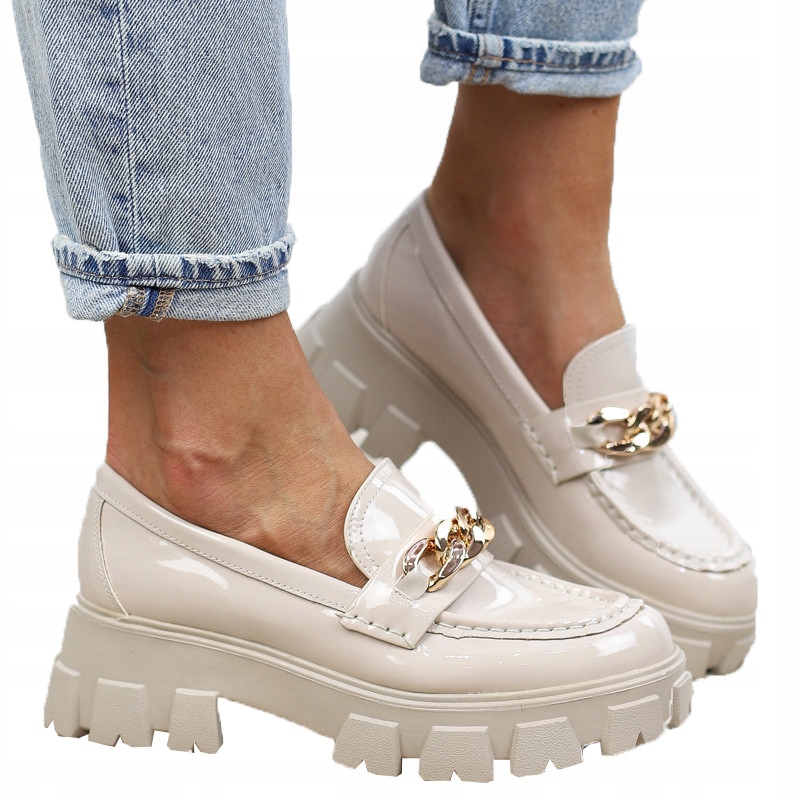 

Beżowe półbuty lakierowane mokasyny C9809-8 r39