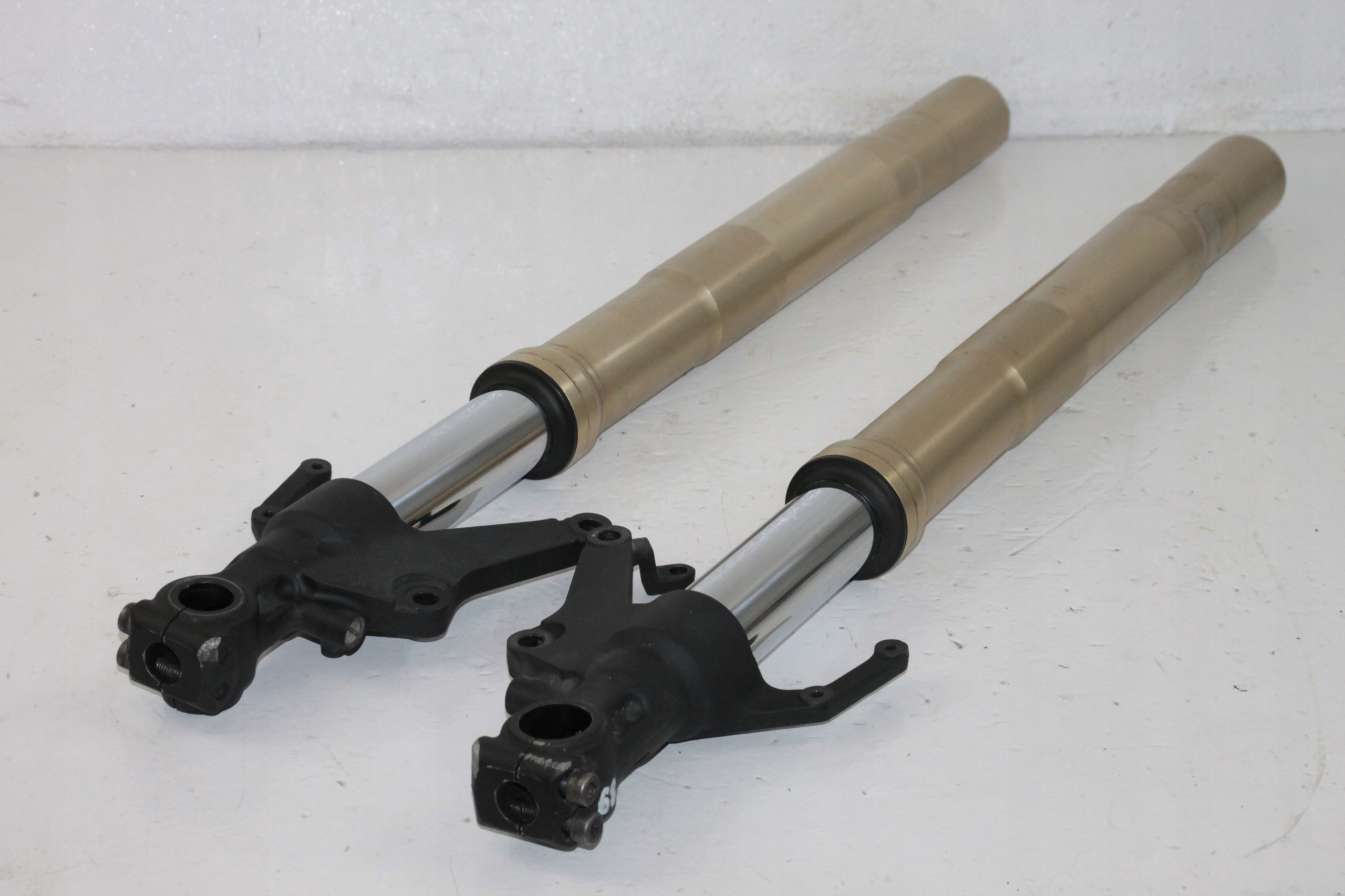 03 - Yamaha R1 RN09 02-03 LAGI амортизаторы