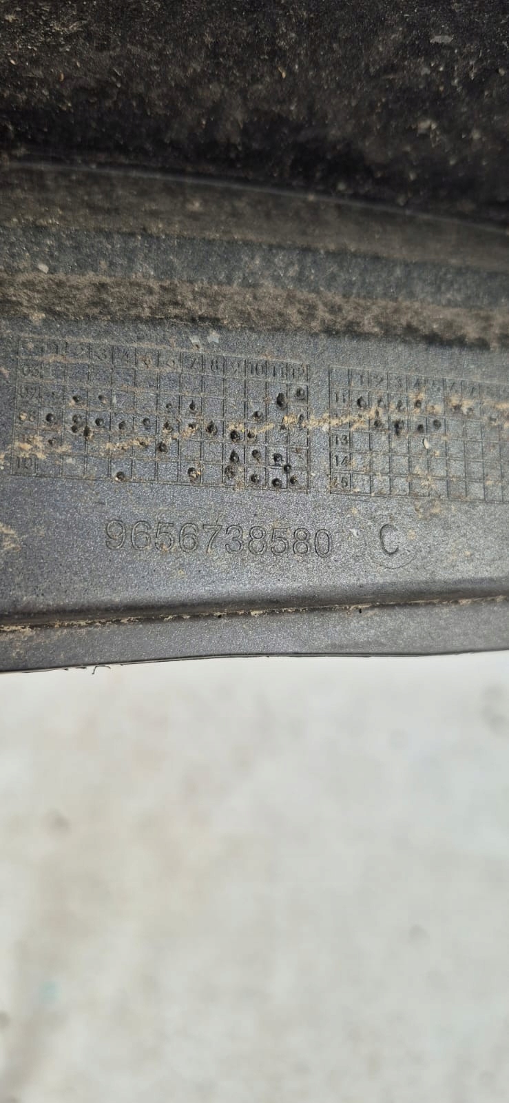PEUGEOT 308 1 and T7 07- fender left front front 9656738580