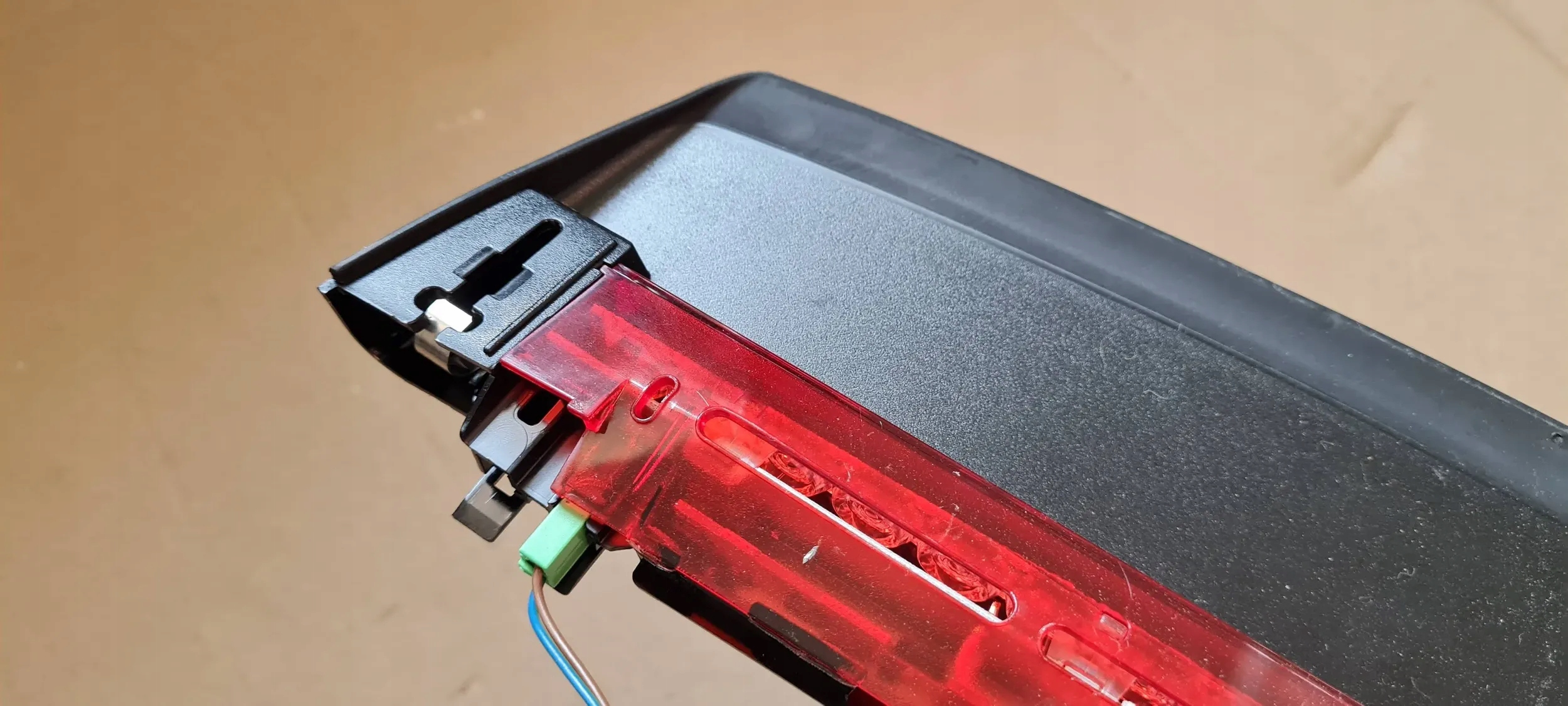 S3 8Y A3 TRZECIE light STOP sedan 8Y5945097C