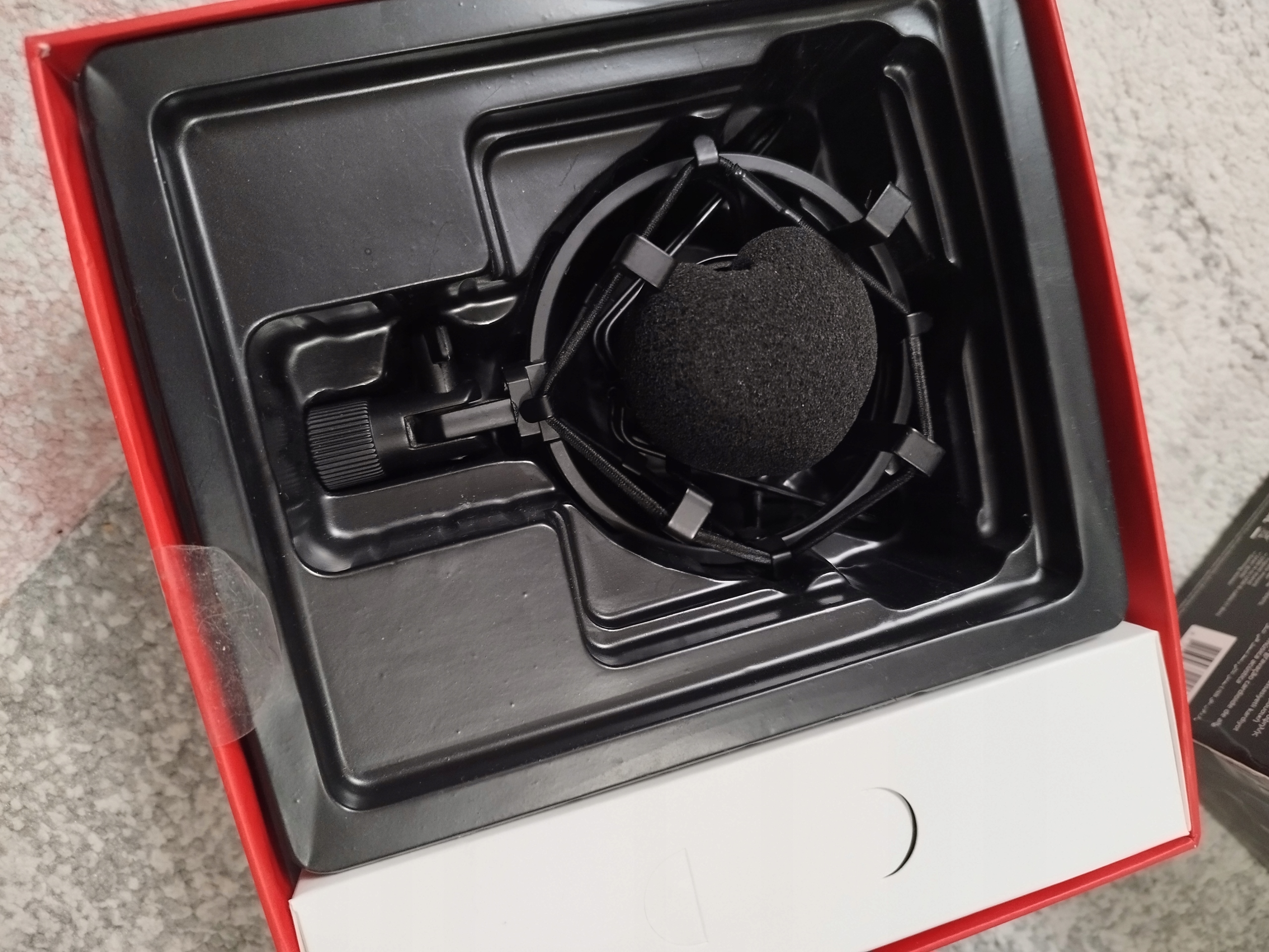 MIKROFON TRUST GXT 242 LANCE STREAMING Model GXT 242 Lance