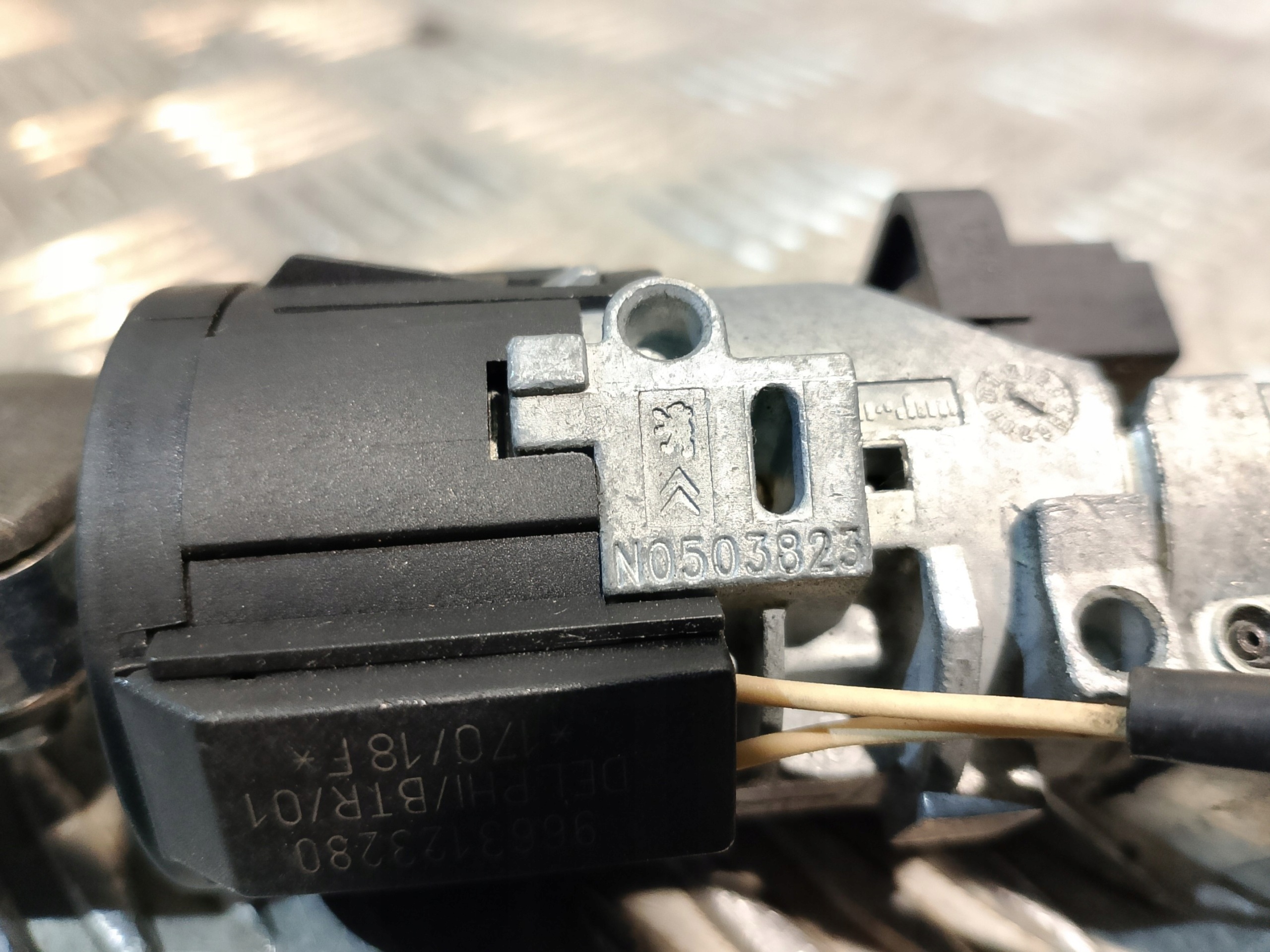 ignition + key PEUGEOT 206 N0503823 9663123280