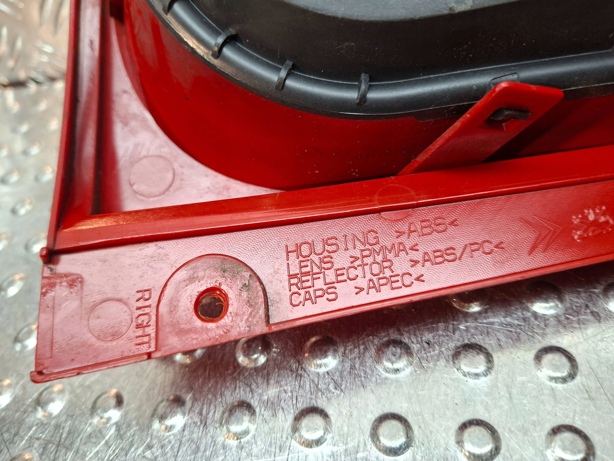 light rear right 81550-0H040 PEUGEOT 107 2005