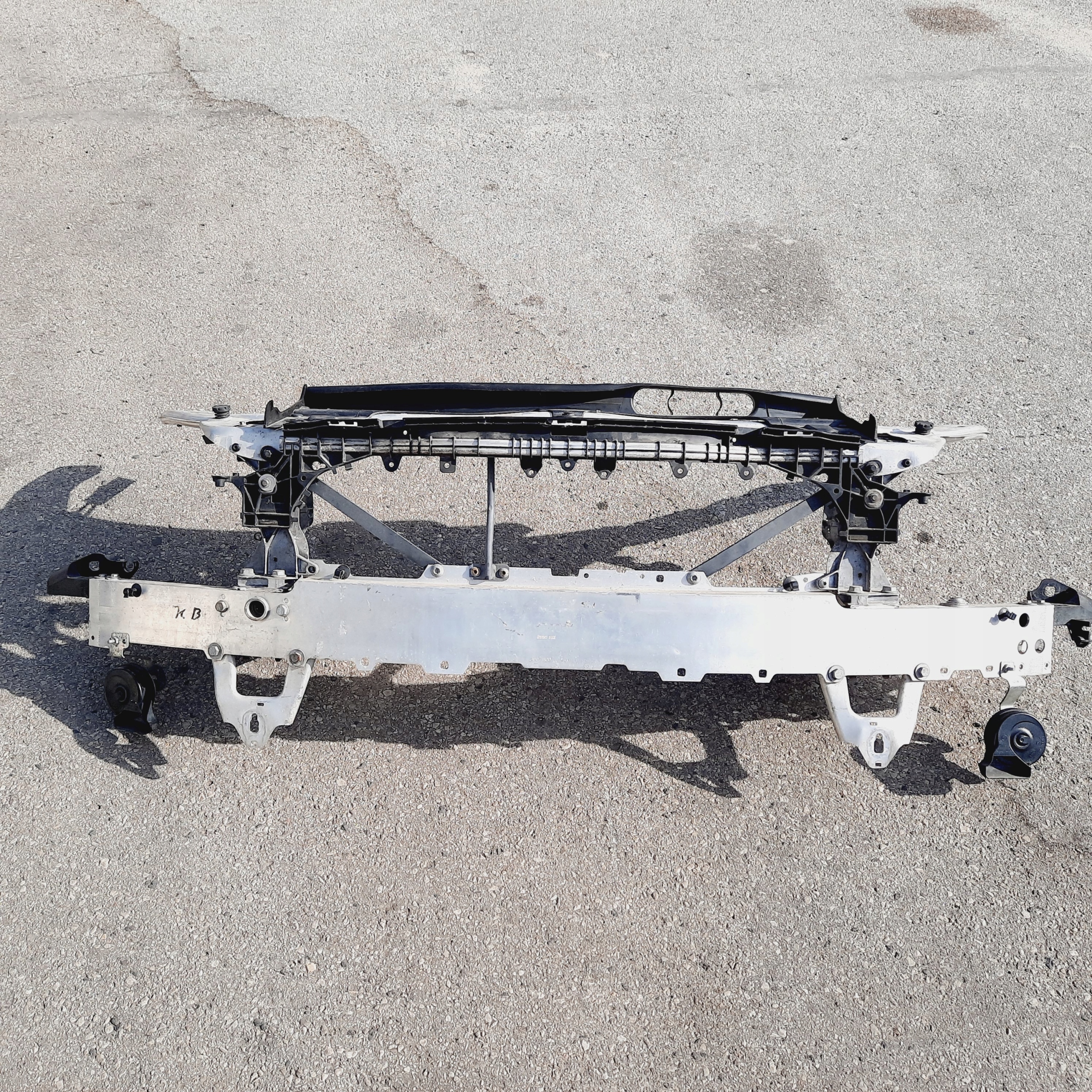 MERCEDES C-KLASA W205 PAS PRZEDNI WZMOCNIENIE CZOŁOWE A2056202034