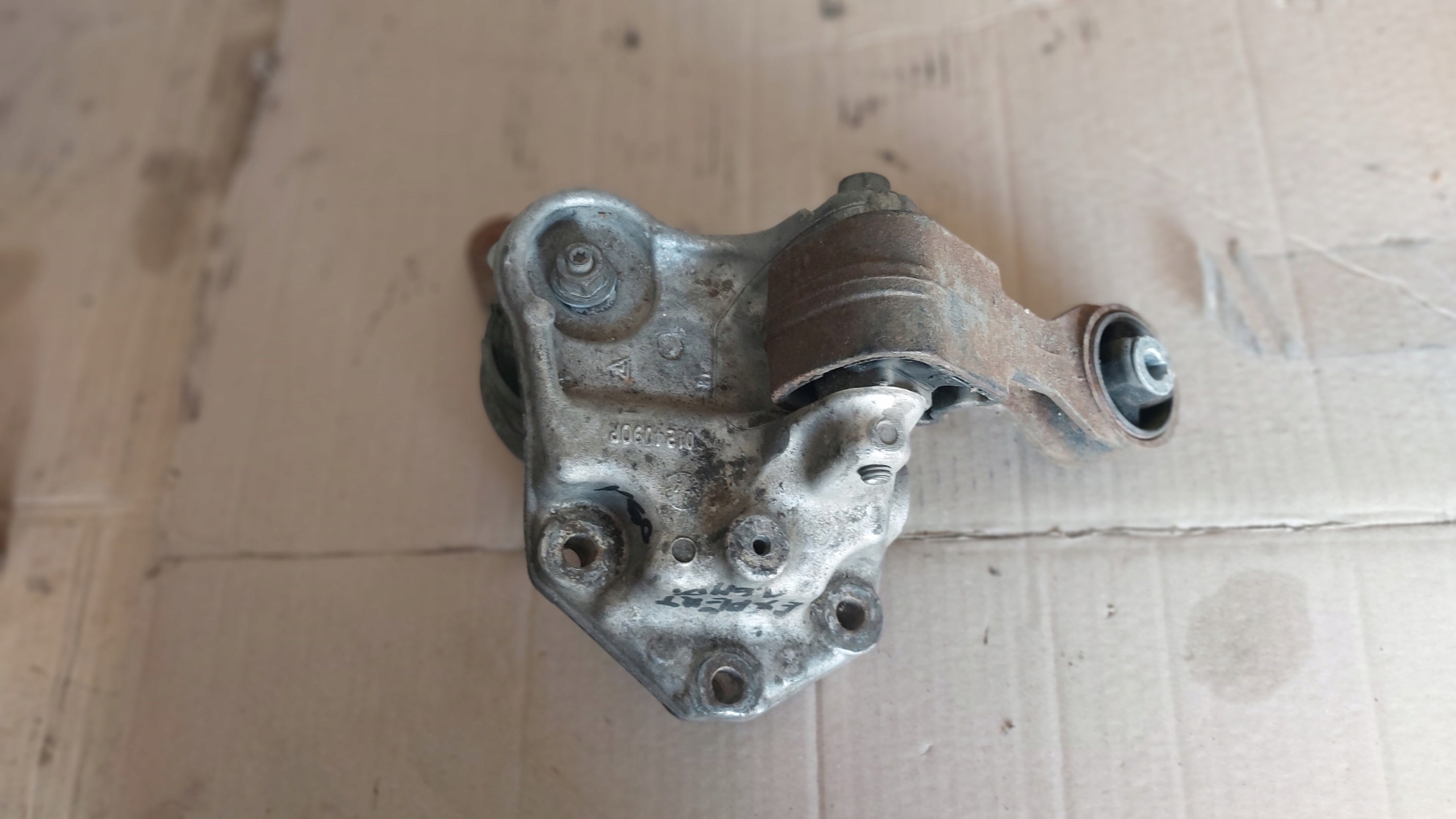 EXPERT II JUMPY SCUDO II 1,6 HDI 07- 16 R. airbag engine mount 0124090R