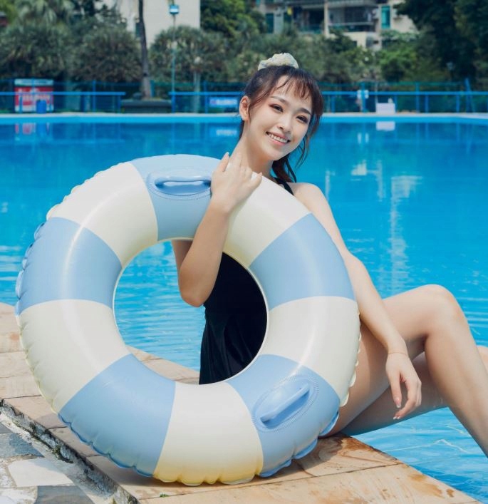 KOŁO DO PŁYWANIA Kółko Dmuchane Pastelowe Paski Wakacje Plażowe 120 cm XXL Kolor dominujący wielokolorowy