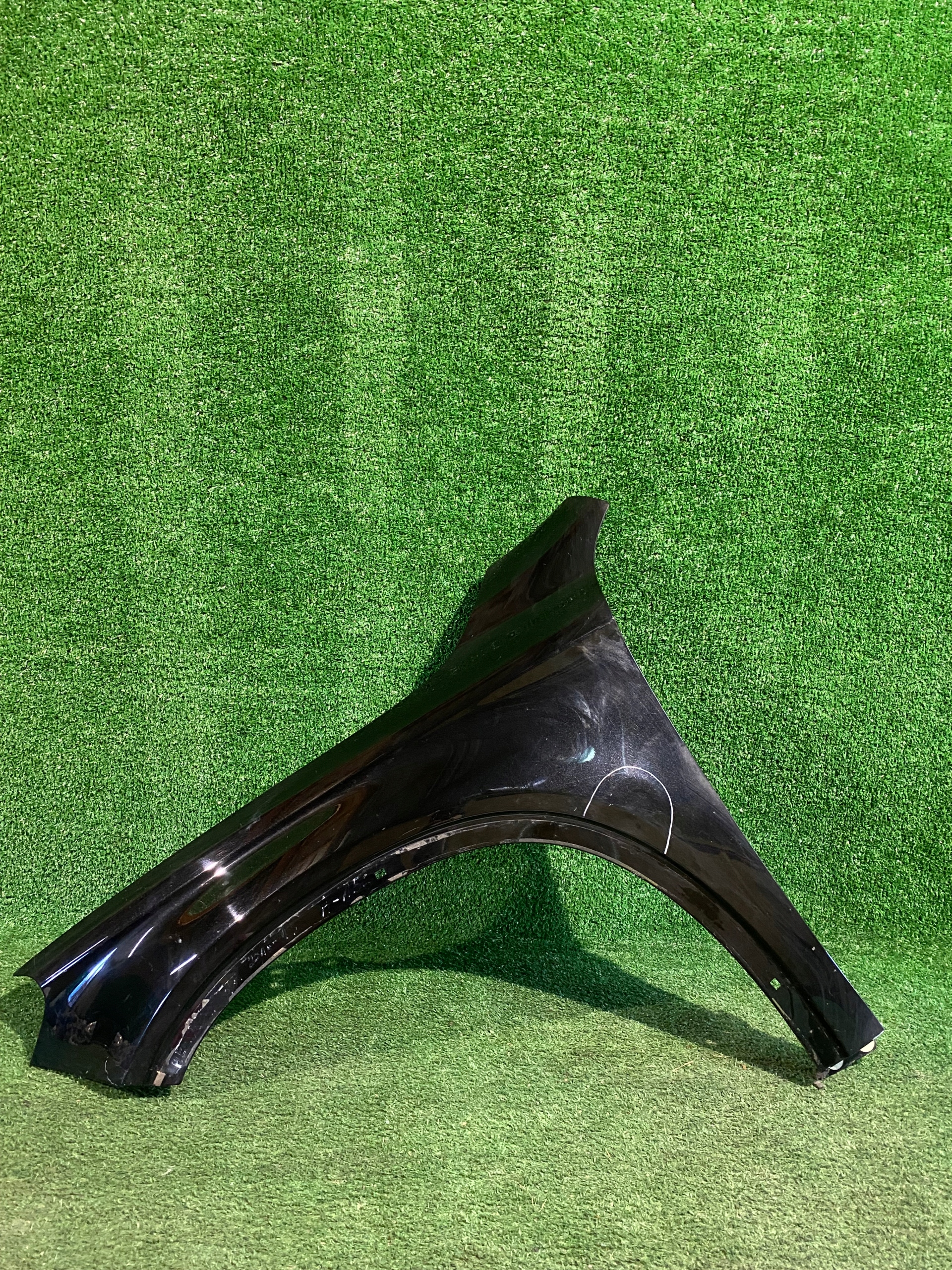 fender front left MERCEDES GLA W156