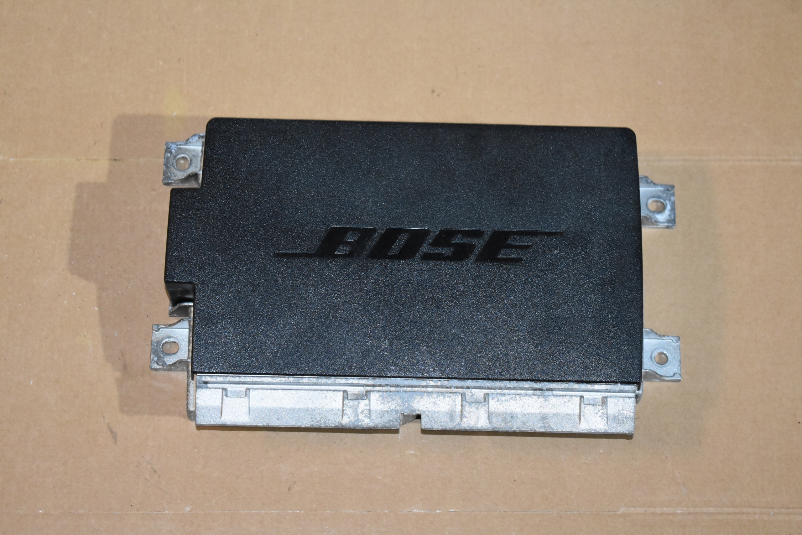IDEALNY amplifier BOSE PORSCHE AUDI 1